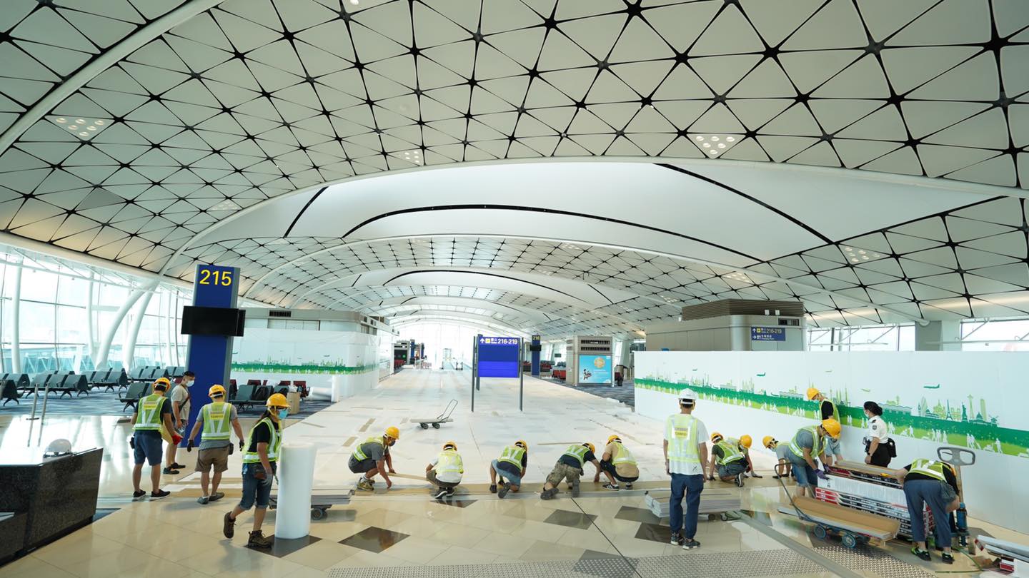 香港商報 - 【機場中場客運大樓改造成臨時樣本採集中心】...