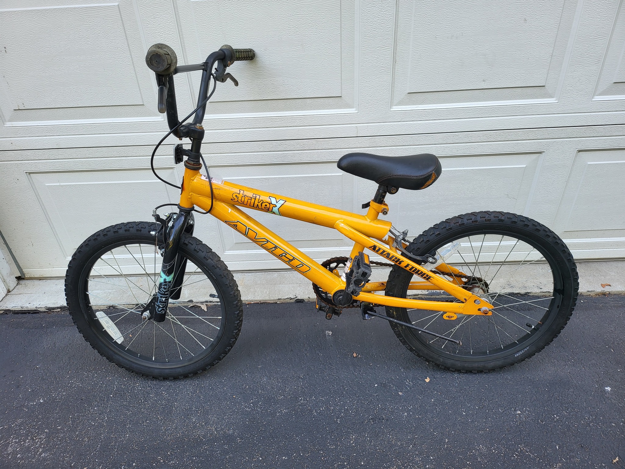 avigo 20 inch nighthawk bmx bike with helmet 20" Girls', Leilani & Combo, Purple pricing Subject to Change Avigo Antic BMX bike with