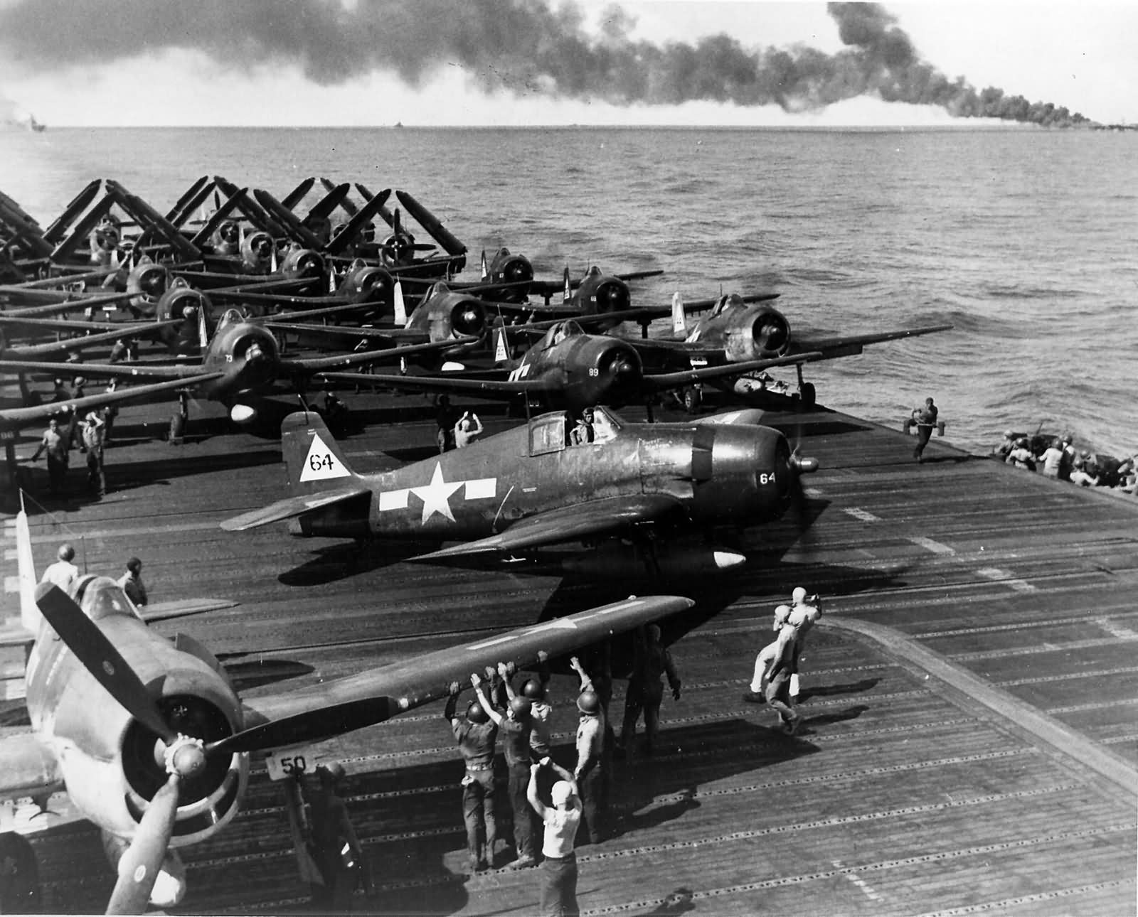 NavalHistoria - Grumman F6F Hellcats on the flight deck of USS