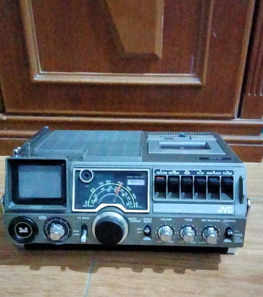 RADIO-TV-CASSETTE RECORDER 本体 70s Vintage 1978 JVC Radio/TV/Cassette Recorder Model 3070