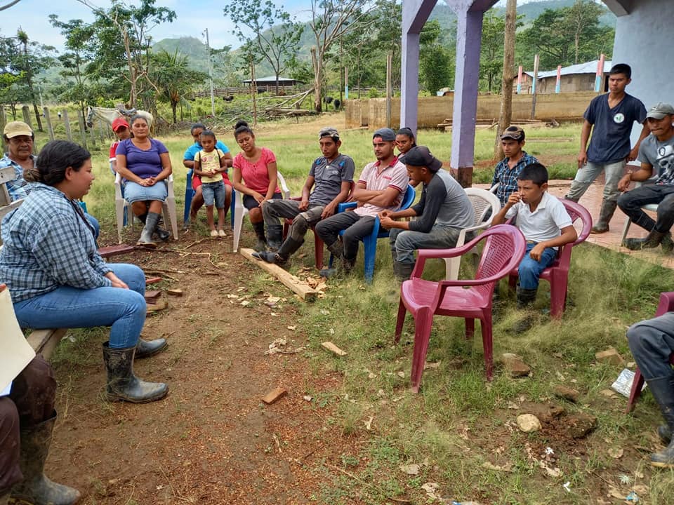 Encuentro con Familias de la Comunidad San Antonio Banacruz en el ...