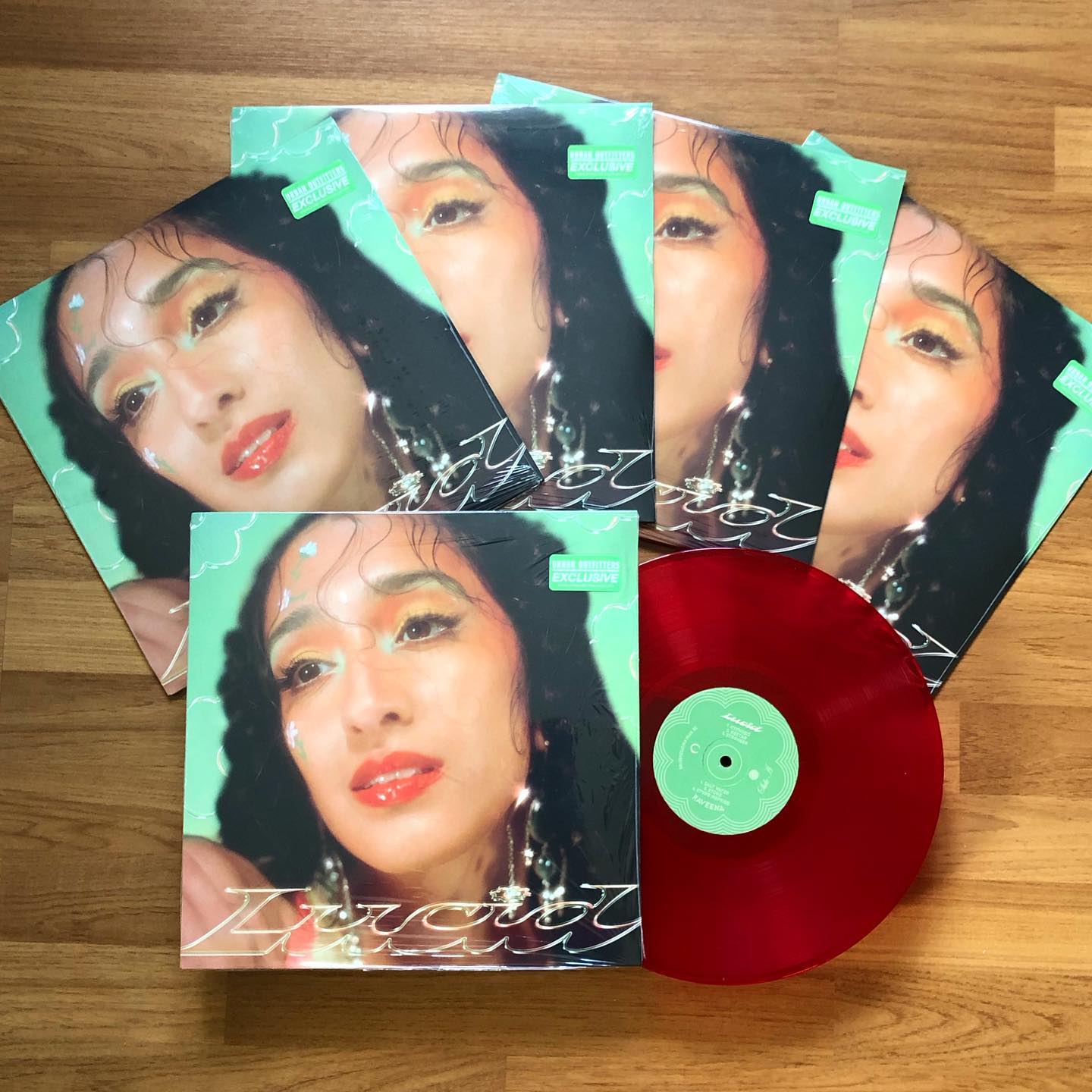 Raveena : Lucid (Limited Red Vinyl) (US) 2021 ราคา 1400 บาท ส่ง