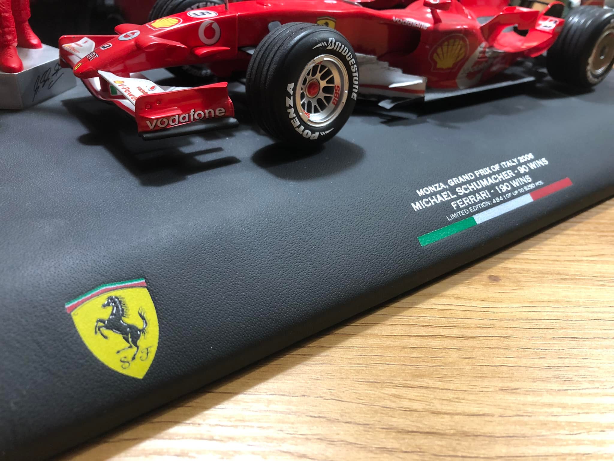 Hot Wheels 1:18 Michael Schumacher Ferrari 248 F1 2006 with
