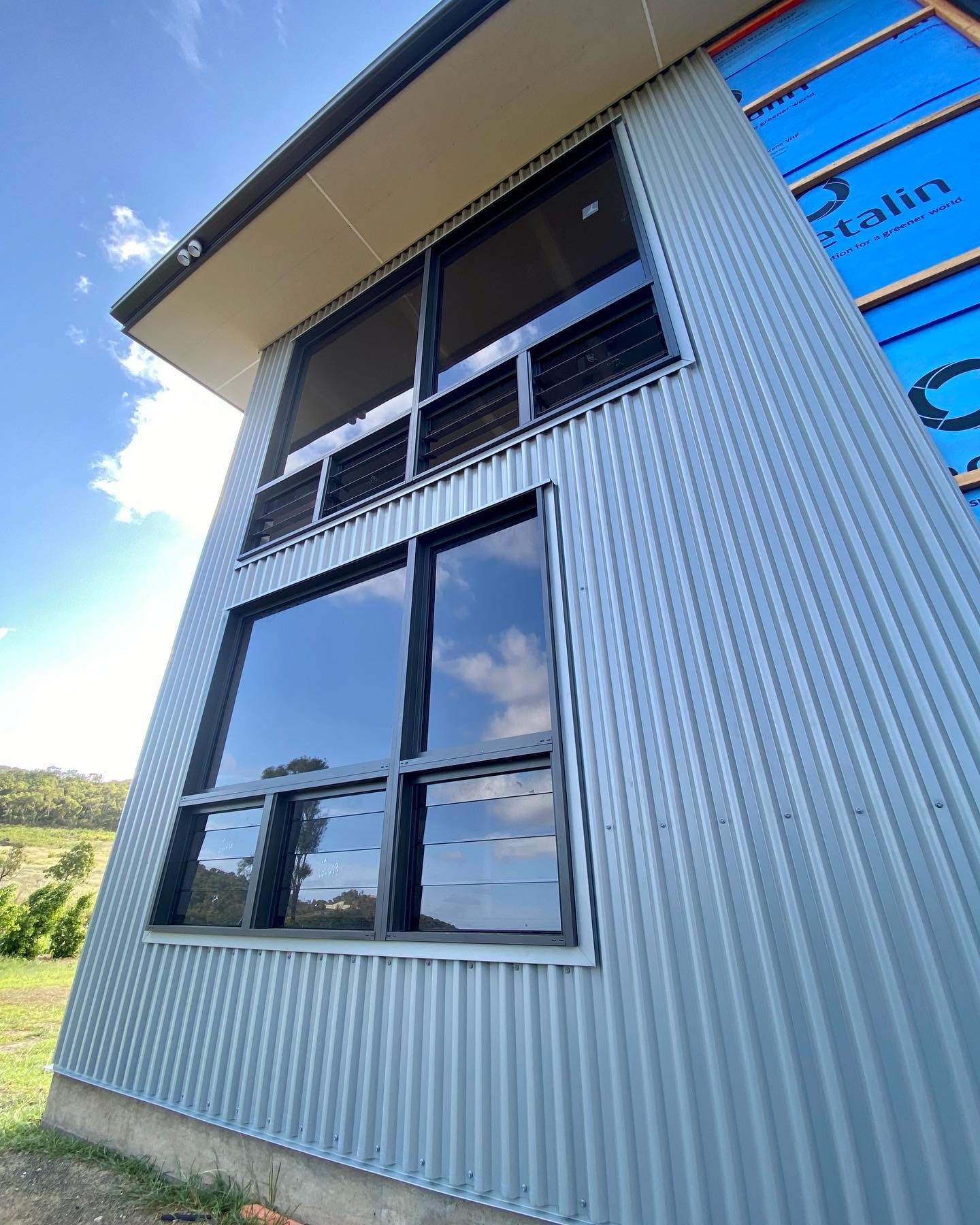 Acute Builders - MIDWAY HOUSE Cladding - @colorbondsteel...