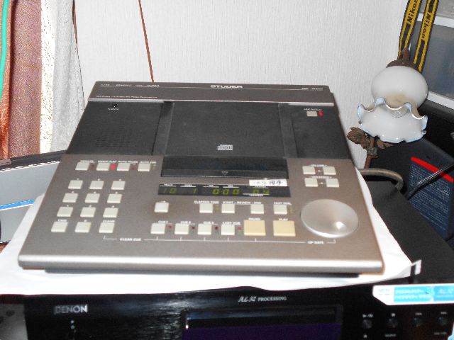 SR-301の導入は中止しました。 ホームシアターYHT-S401のセットとして