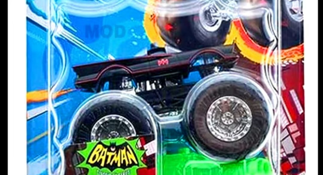 Hot Wheels 2021 SDCC exclusive first Batmobile debut series