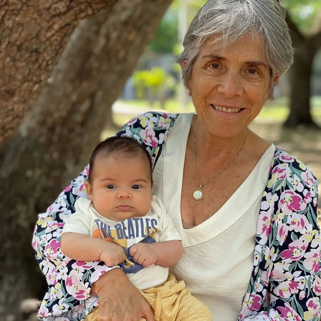 💞 Feliz cumpleaños mamá !! 🥳 Hoy... - La tienda esencial