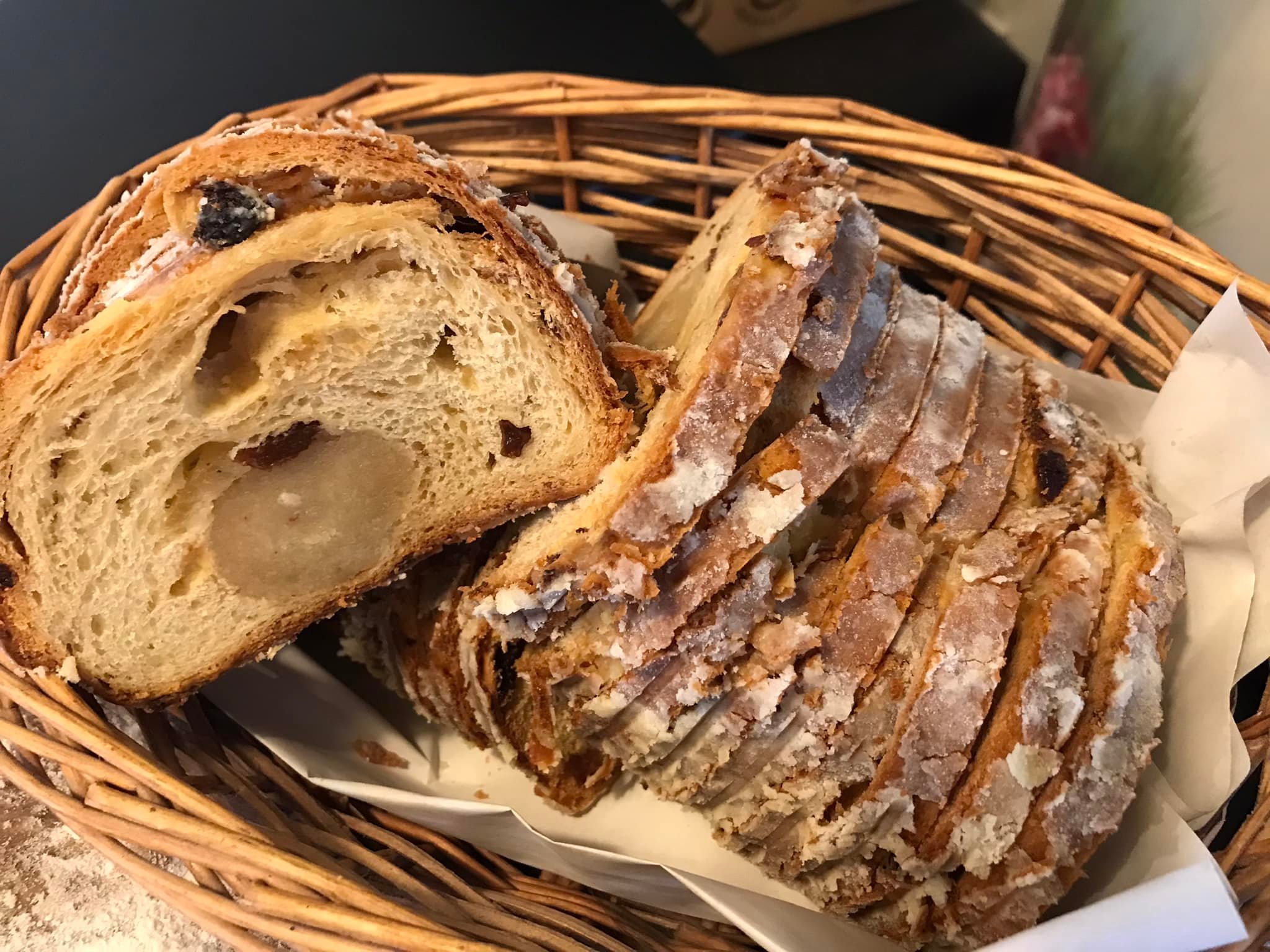 Maison Paroty - Petite création 100% maison, notre stollen... | Facebook