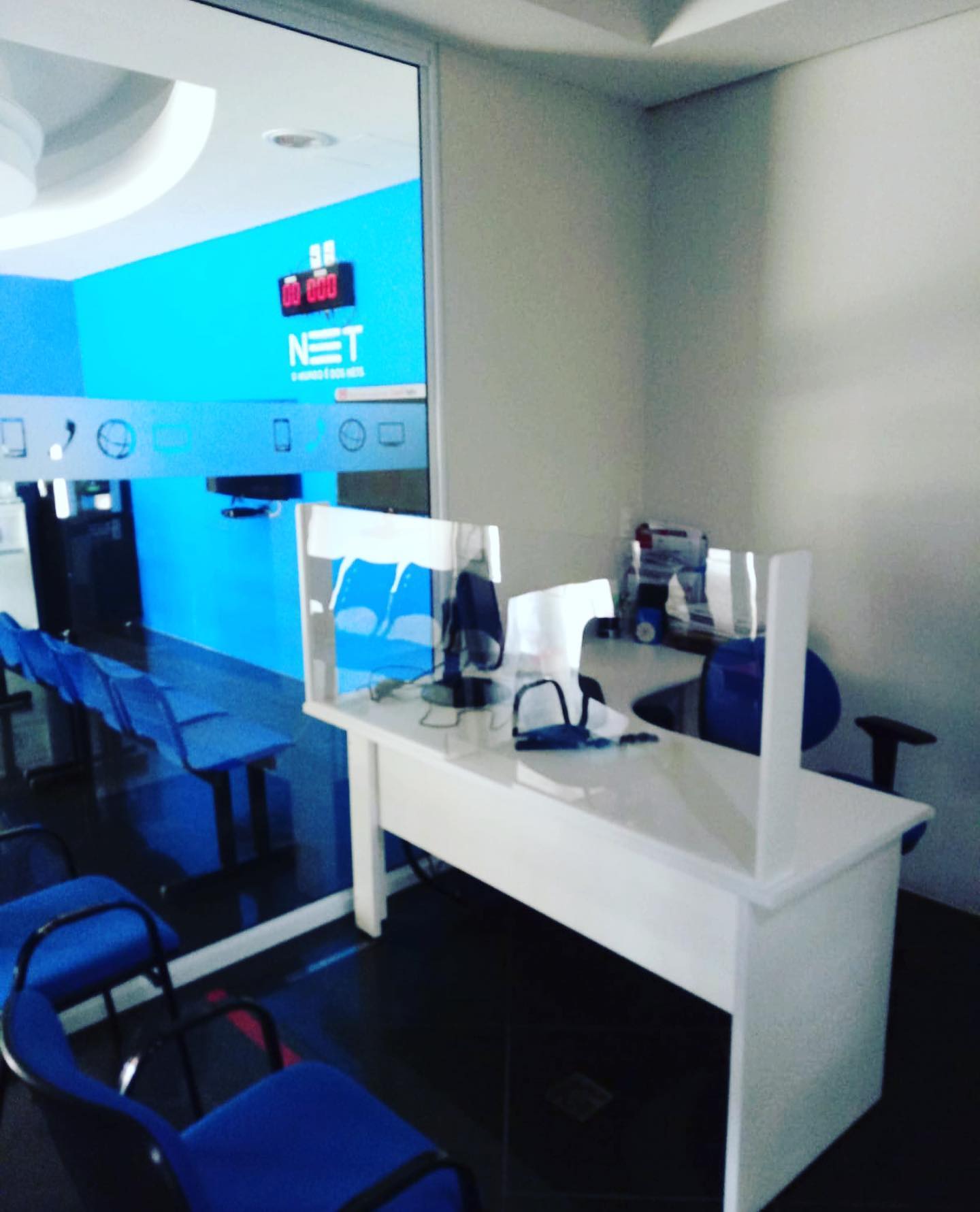 Novo modelo mais clean mais... - Interactive Displays