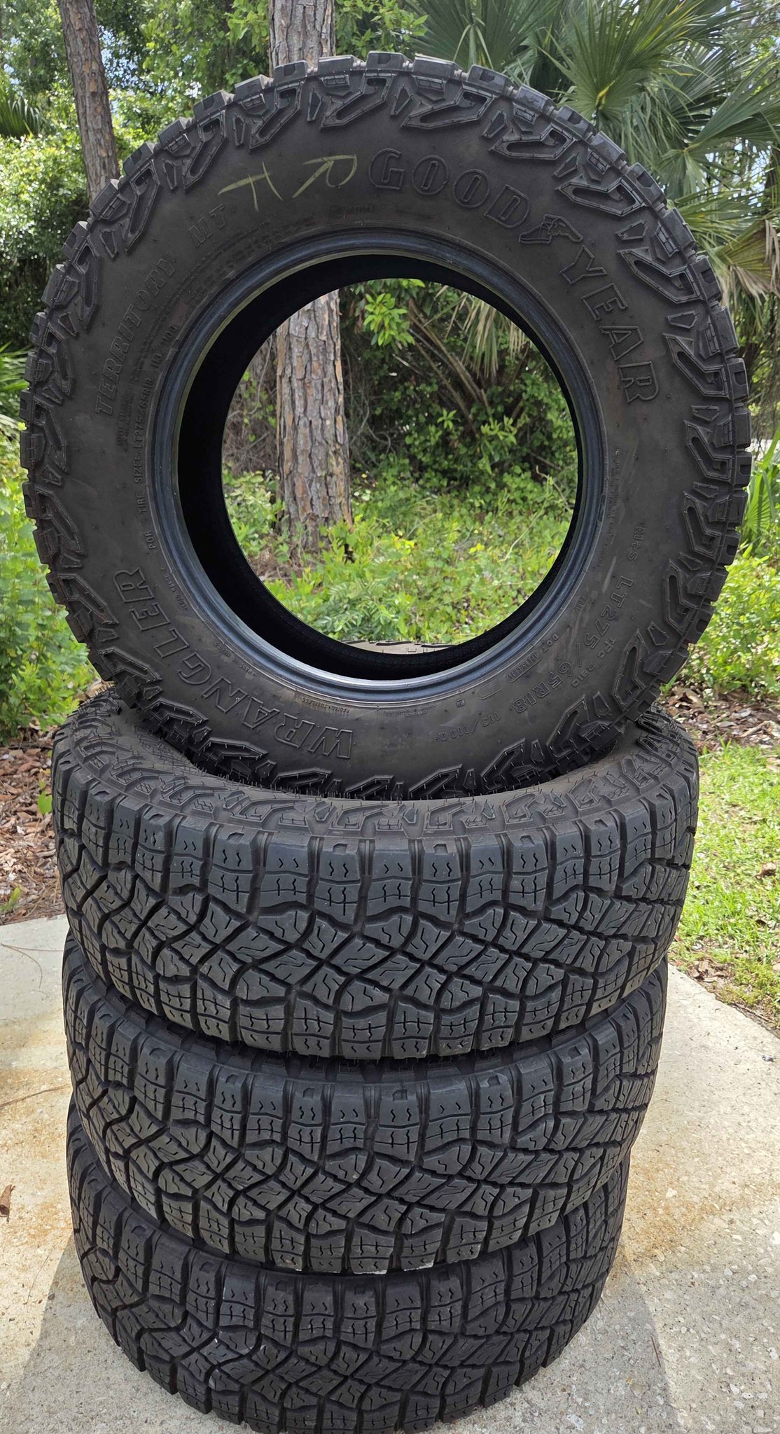 LT 275 65 R18 GOODYEAR WRANGLER TERRITORY A SET - Car Wheels, Tires ...