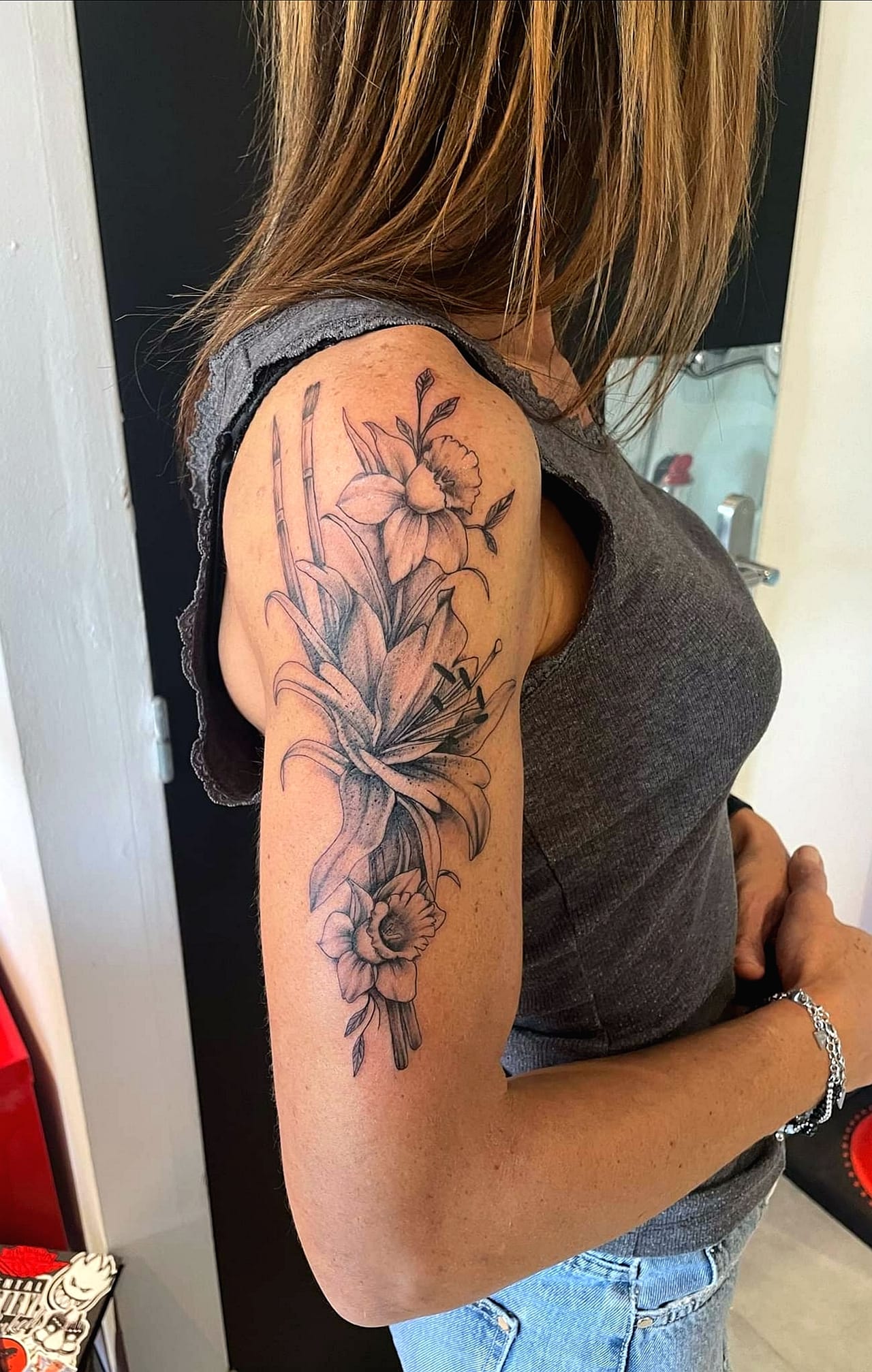 Tatouage Fleur De Tiaré Epaule