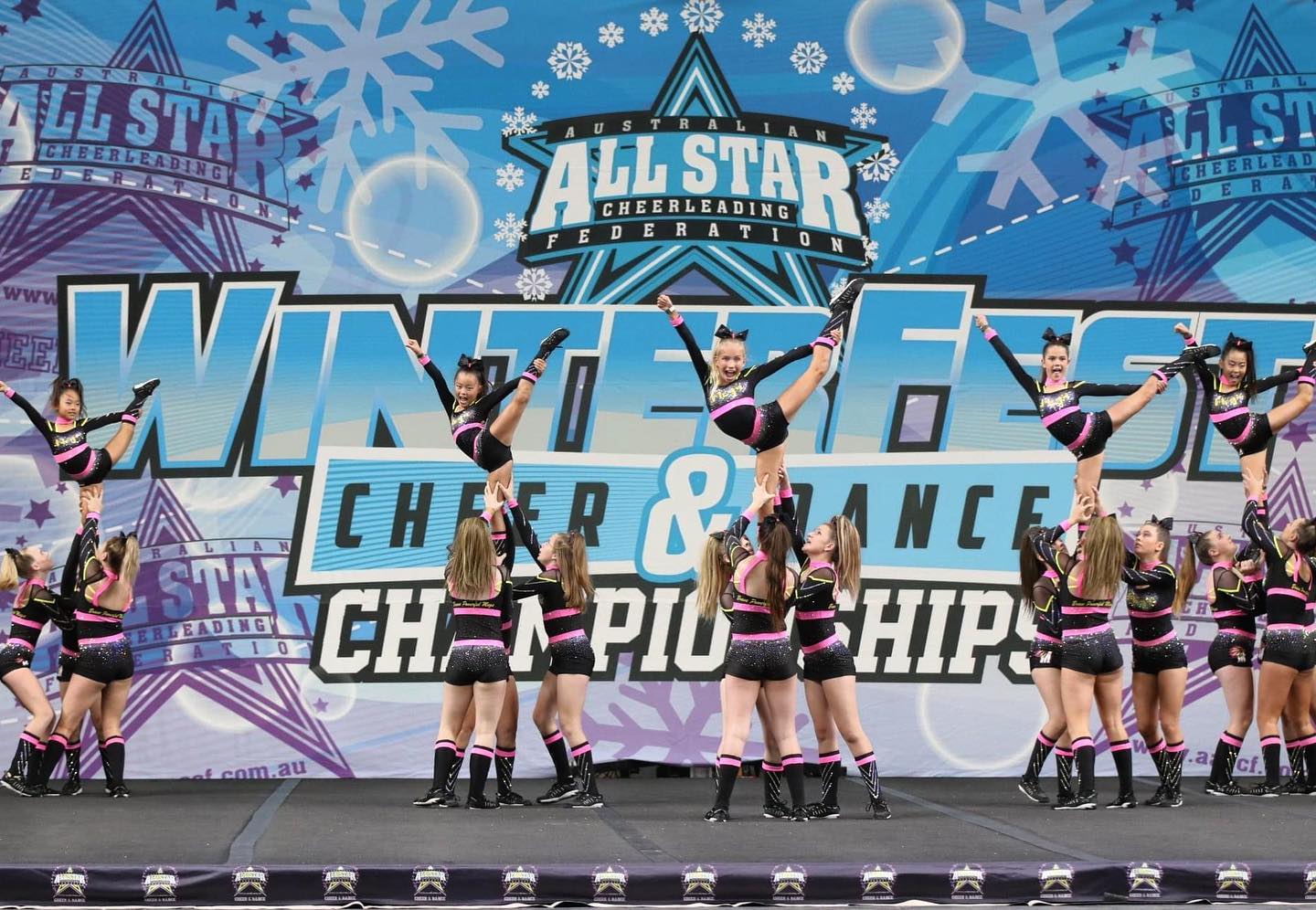 Mega Cheer - Happy Thursday!!! Pretty shapes from...