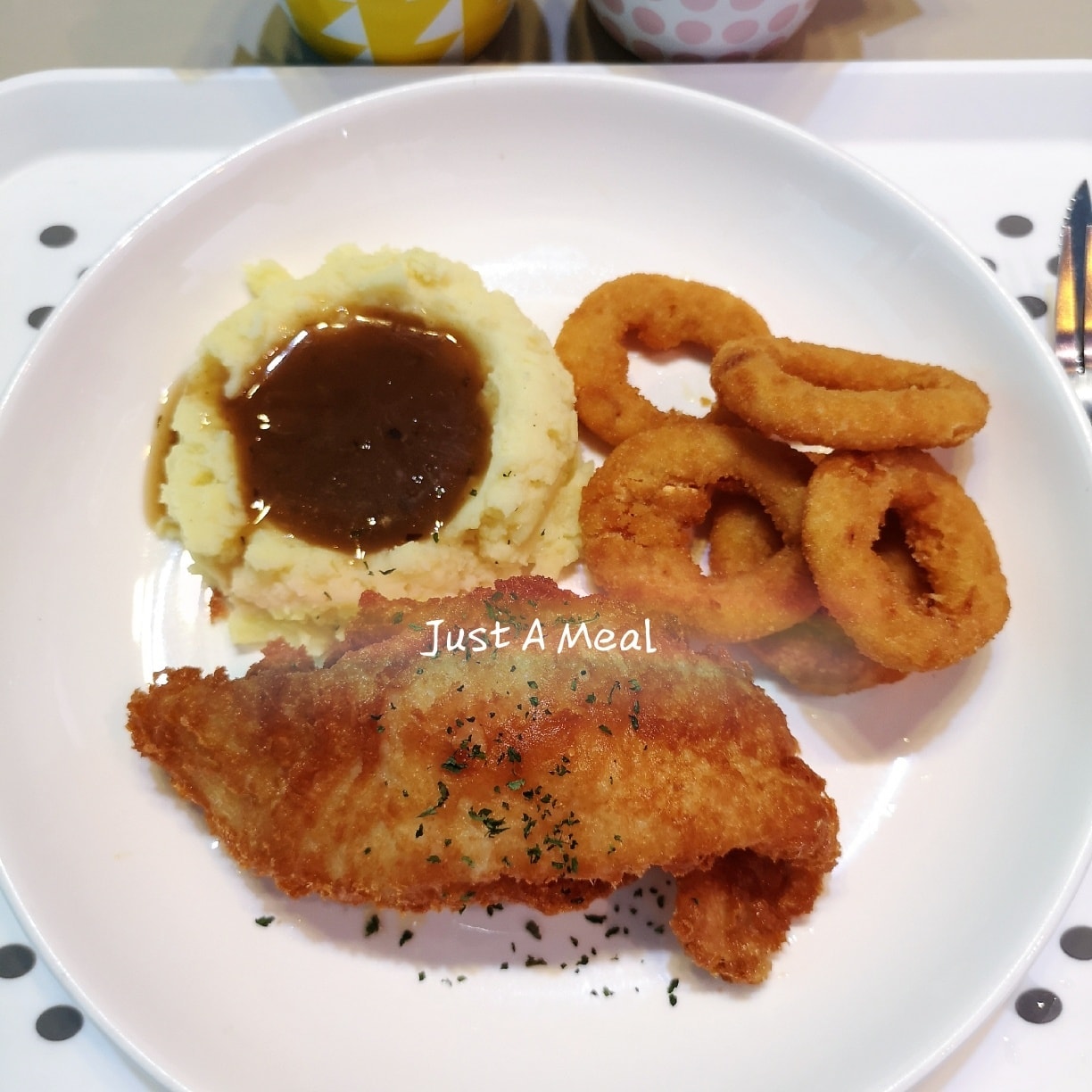 Just A Meal - 主菜：香脆炸鱼 配菜：洋葱圈与薯泥 Crispy Fish Fillet pair... | Facebook