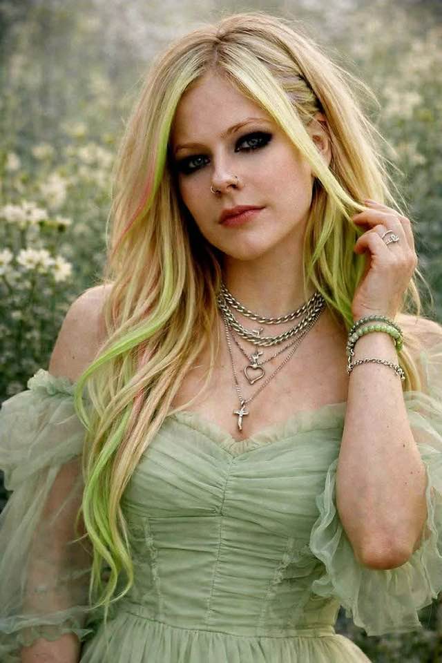 avril lavigne green dress ❤️🔥🎸🎤🤘🏻🤘🏻🤘🏻🔥 Collar Type:POLO