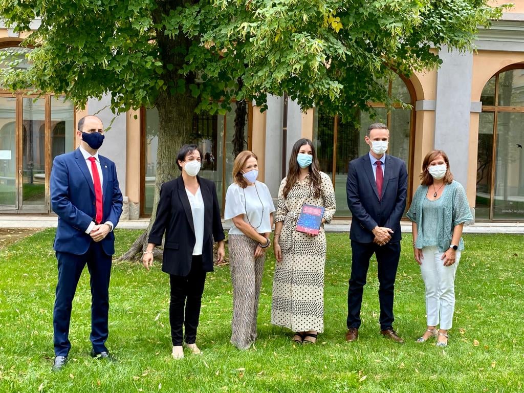 F... - Facultad de Ciencias Ambientales y Bioquímica de Toledo