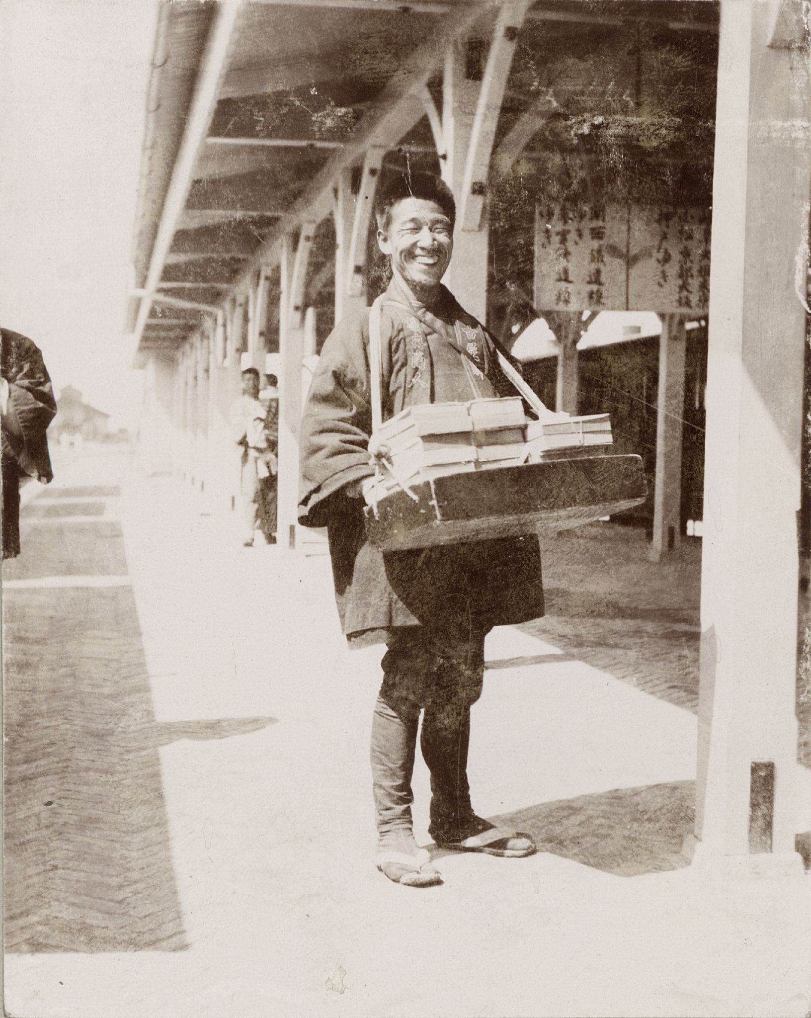 【中古】 番付で見る果物屋の歴史 Fruit store. Photo by E.G. Stillman. Japan, around 1890
