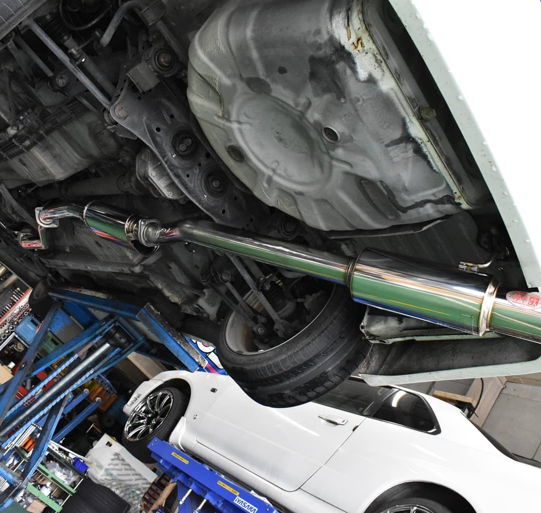 JZX100チェイサーに柿本製マフラー ハイパーフルメガN1+を取り付けです