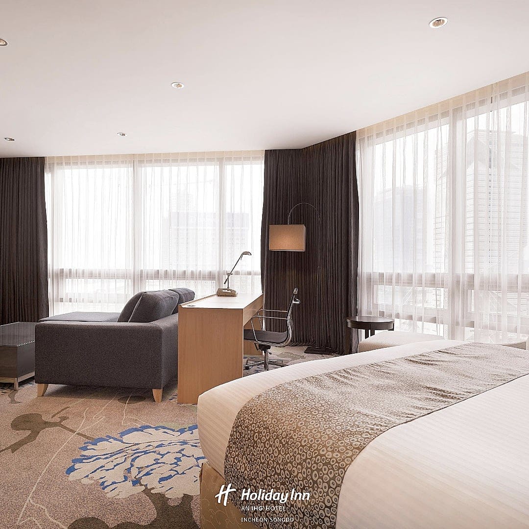 #여름휴가_꿀팁 #2박이상 #연박 낮에는 따스한... - Holiday Inn Incheon Songdo