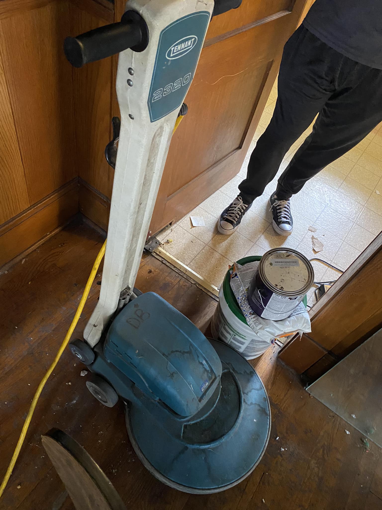 Can you use sanding pads with a buffer?