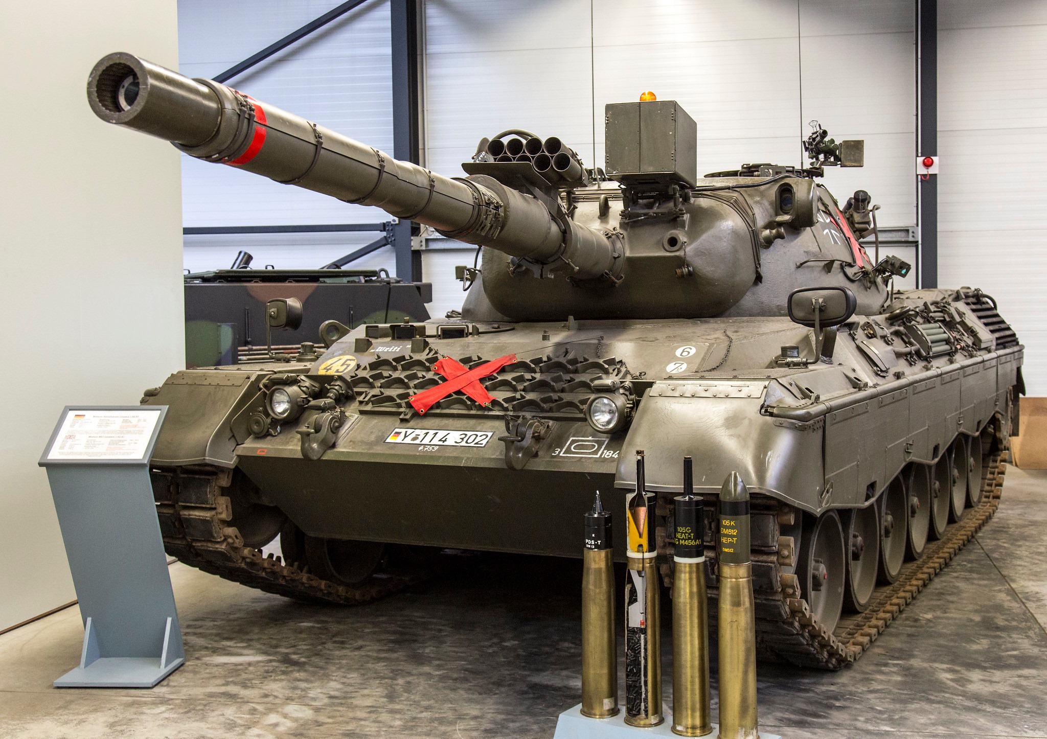 Tanks. - 1A2A1 variant fitted with Hoffman detonator training device ...
