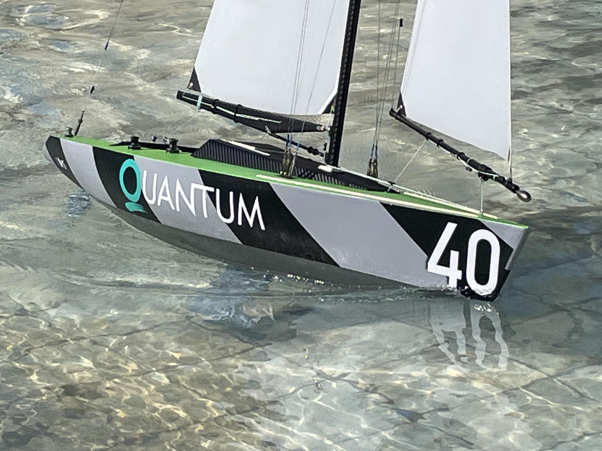 Graupner 2303.30l – Bateau Vis Race Gauche 30.0 mm M4