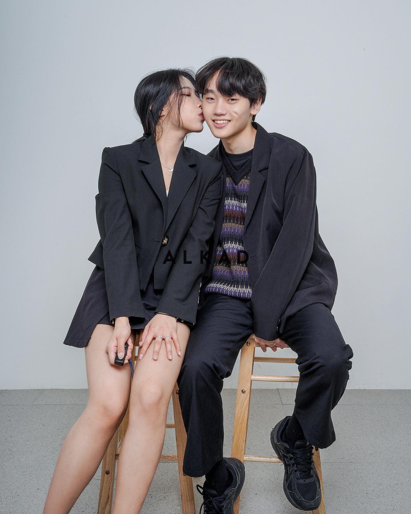 Alkad Studio - 뽀뽀를 부르는 셀프사진데이트! 😚 #프라이빗데이트 #하이엔드셀프사진관... | Facebook