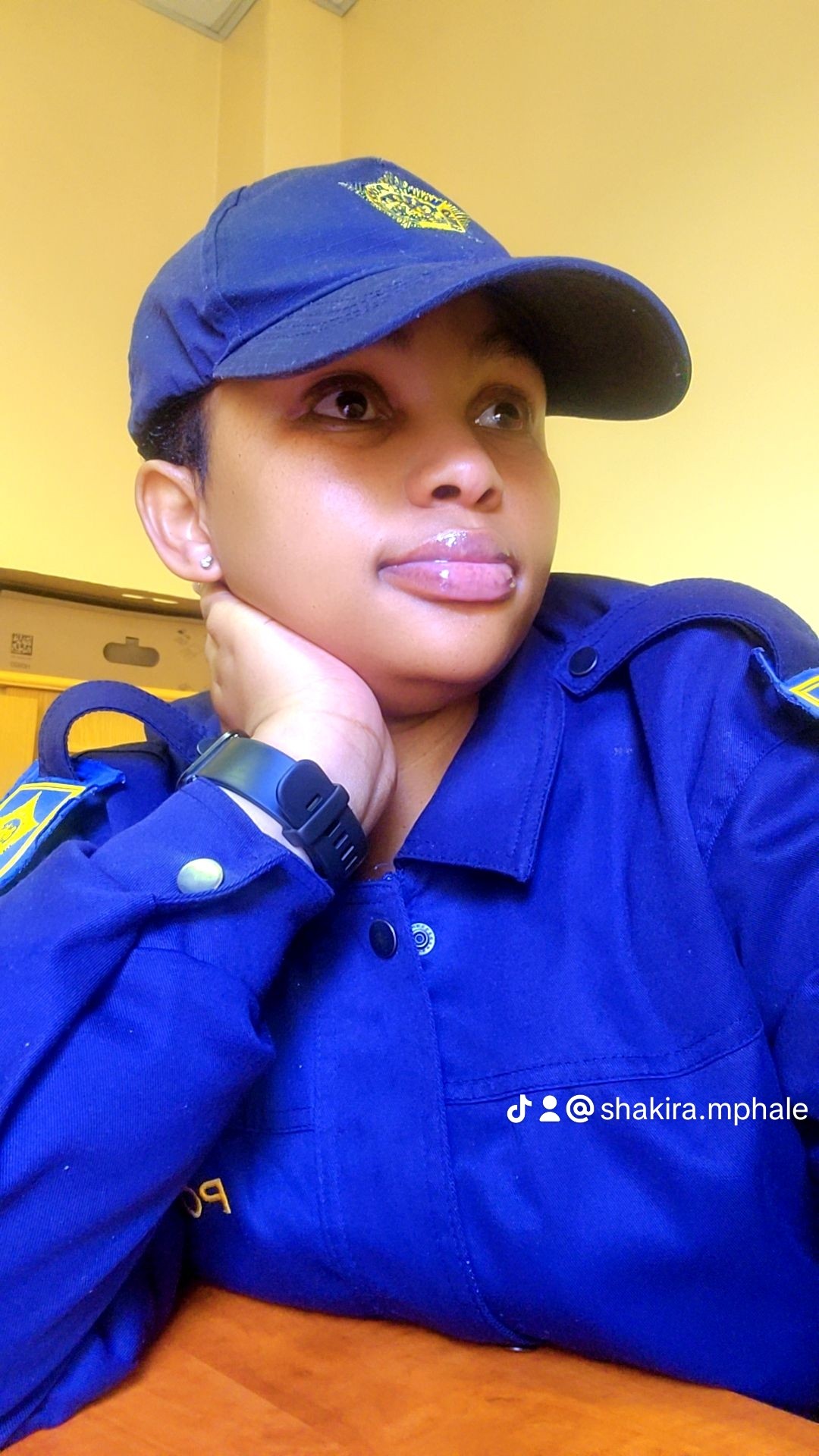 Shakira - Bakhotsi baka ha re lokiseng taba ea bohlokoa ke ena,ke ...