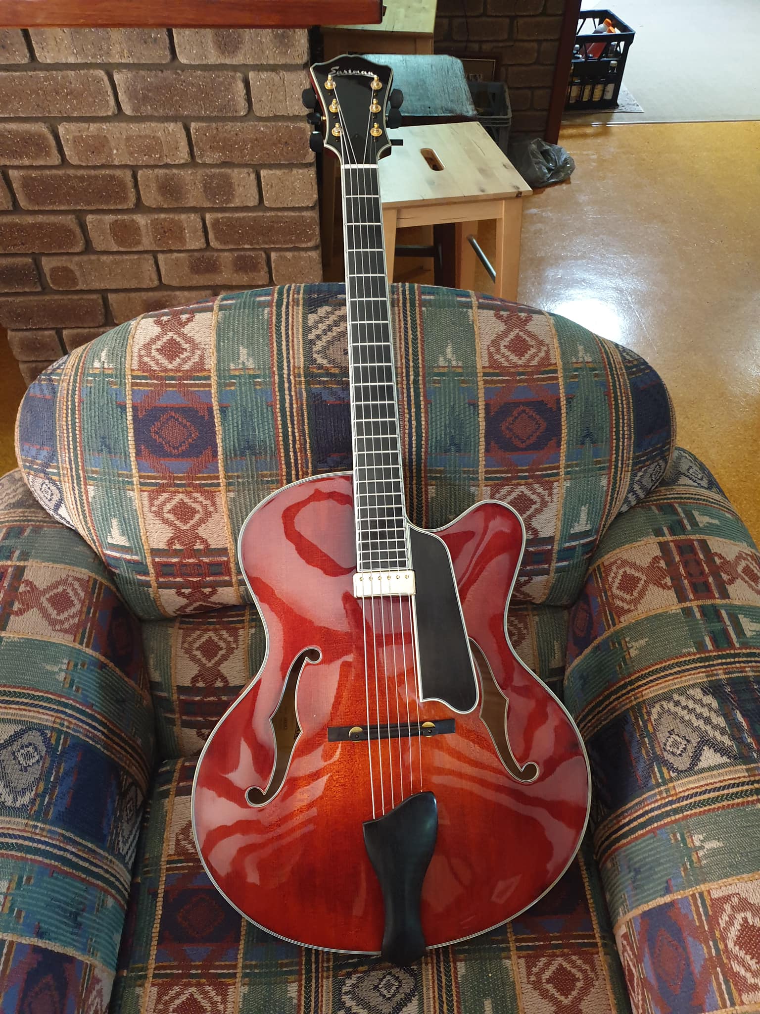 Eastman AR810CE guitar review: perfect for clean jazz sound