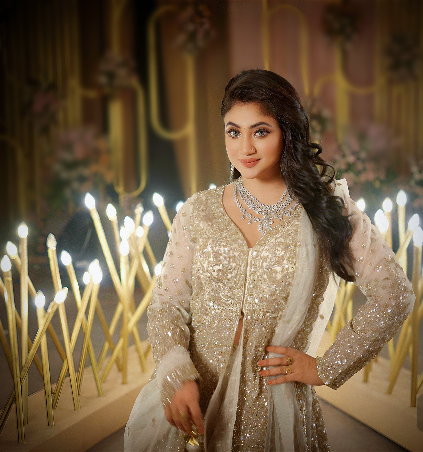Hasna Heena Akhee