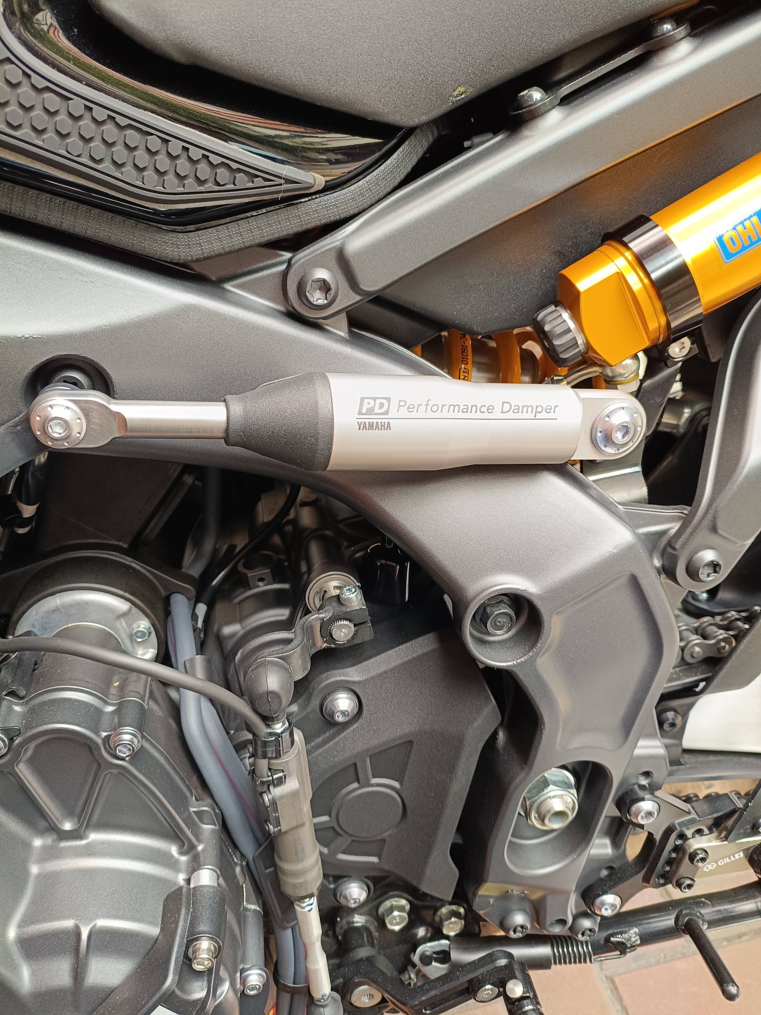 寒いけど取付しましたパフォーマンスダンパー、うーんいいねぇ?️