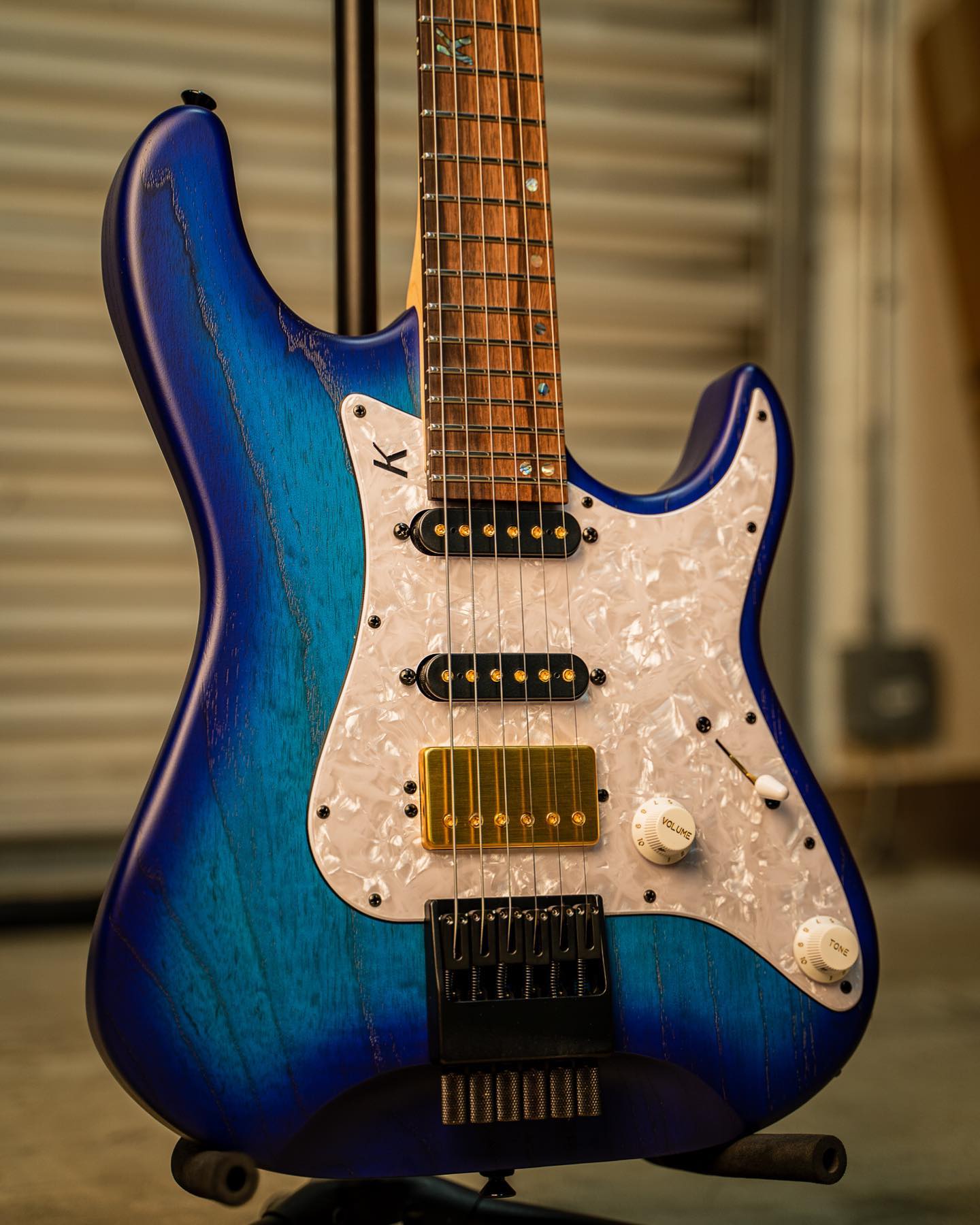 Would you rock this Headless Delos? #kiesel #calltheguys #858GUITARS