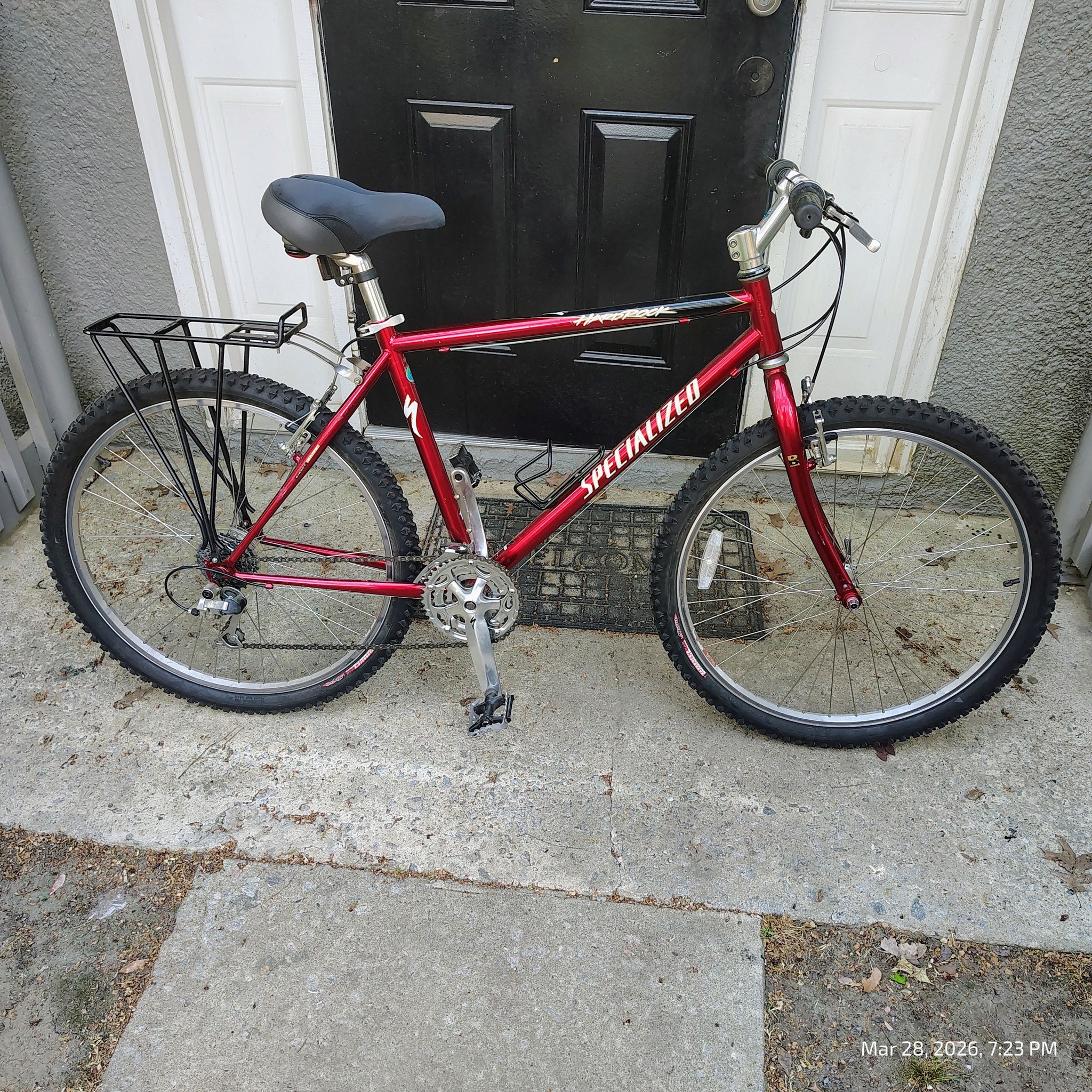 2000 Specialized Hardrock bike for comfortable rides