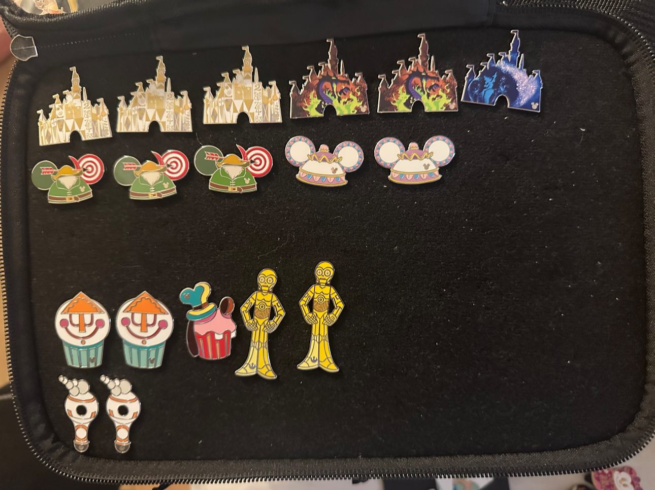 Trading Wave B 2025 Hidden Mickey pins