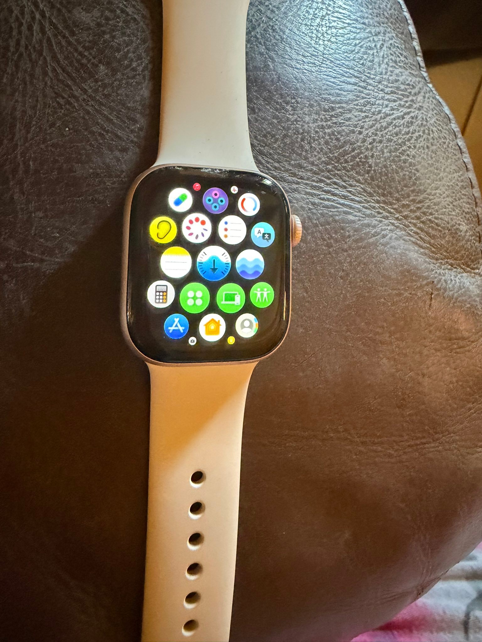 Apple Watch 10, 42 mm, with charging cable Slight scratch on top 