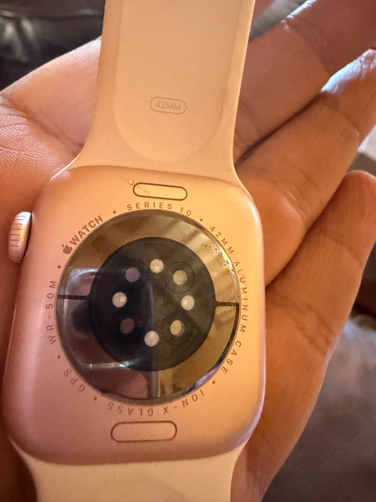Apple Watch 10, 42 mm, with charging cable Slight scratch on top 