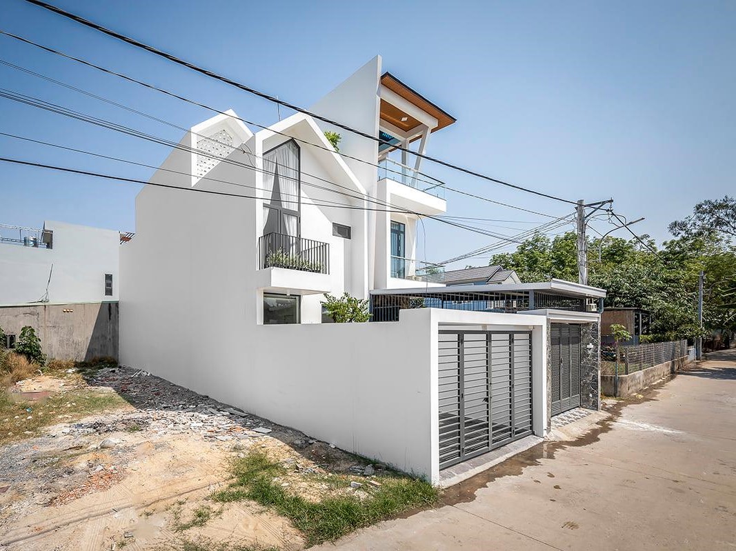 View of HOME IDEA - Bright, Open and Airy Modern House Design With...