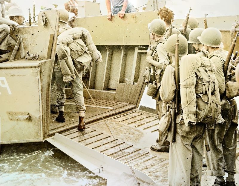 CH Inam - Here are the 5th Marines (1st Marine Division) leaving on 9 ...