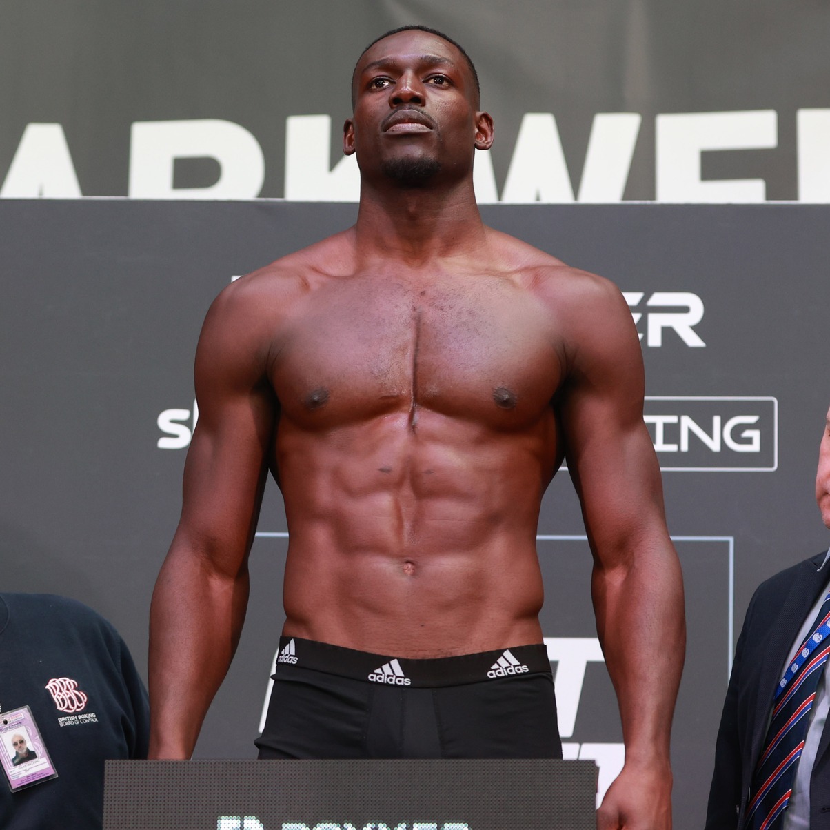 Boxing - 🔵🔴 Richard Riakporhe dropped Deion Jumah in the 4th round on ...