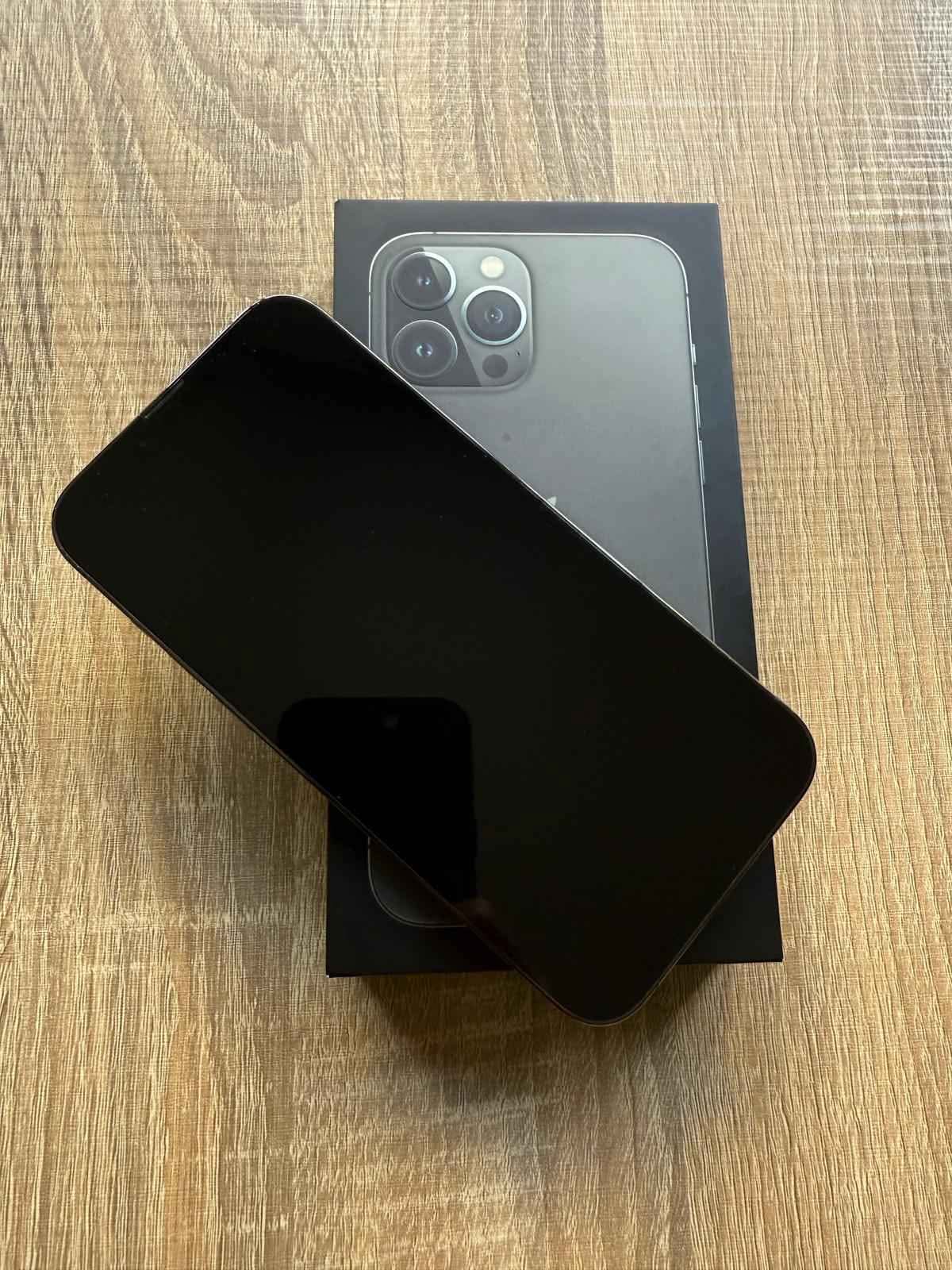 iPhone 13 Pro Max 125gb 90% battery health No cracks or scratches 