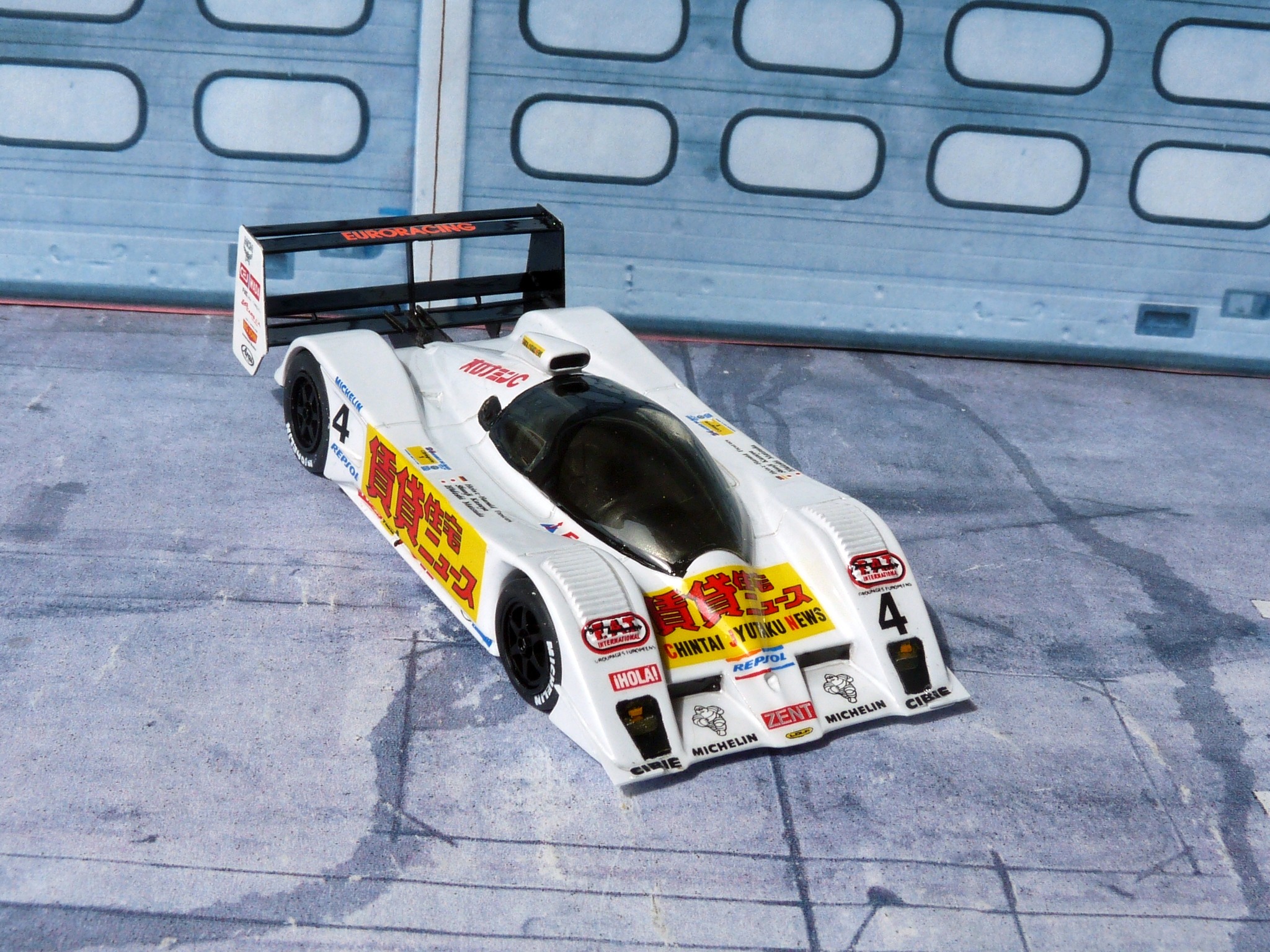 Lola T92/10 Model from Starter,driven at Le Mans 1992