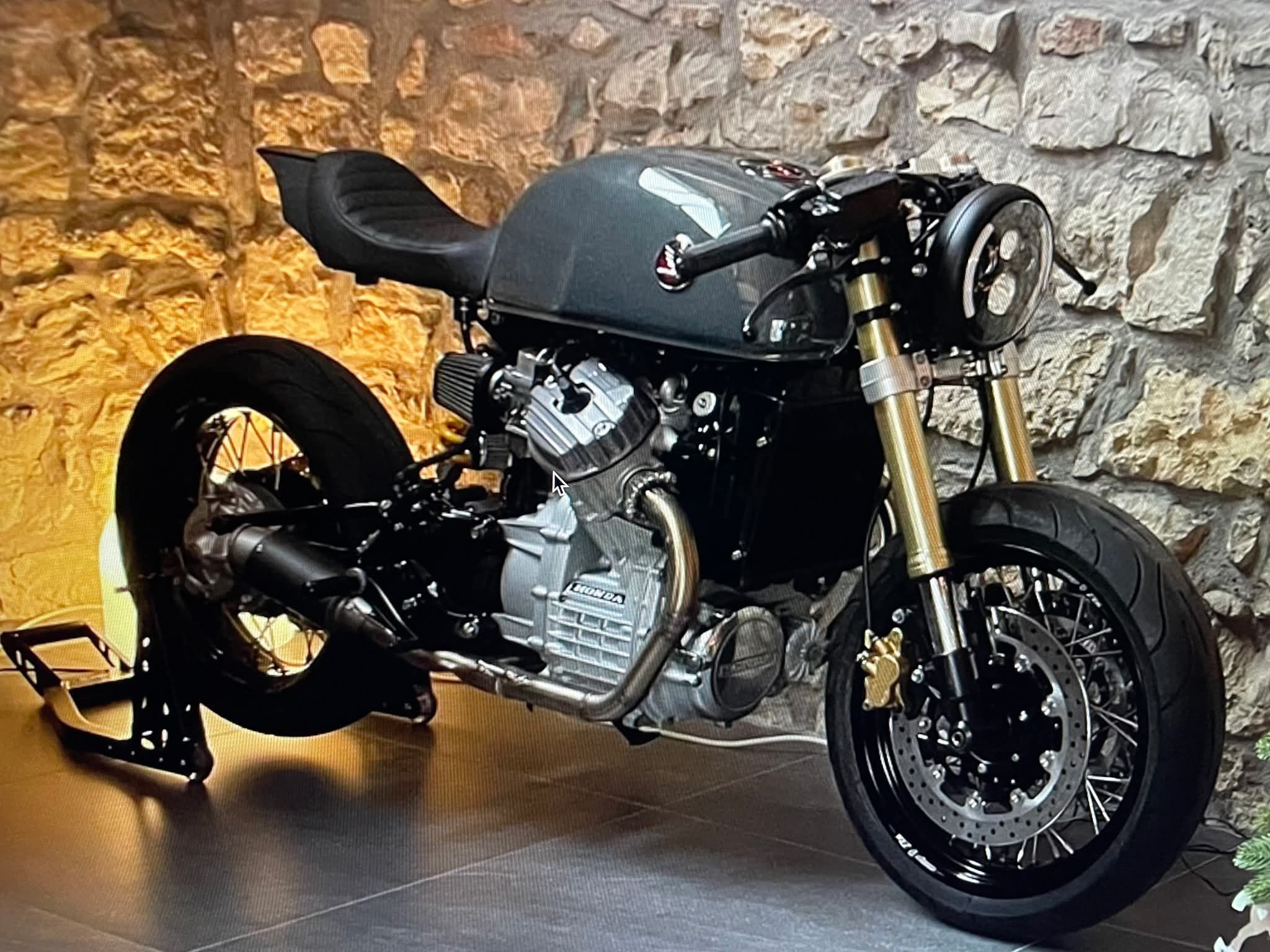 CX500 VIN number format with space or hyphen