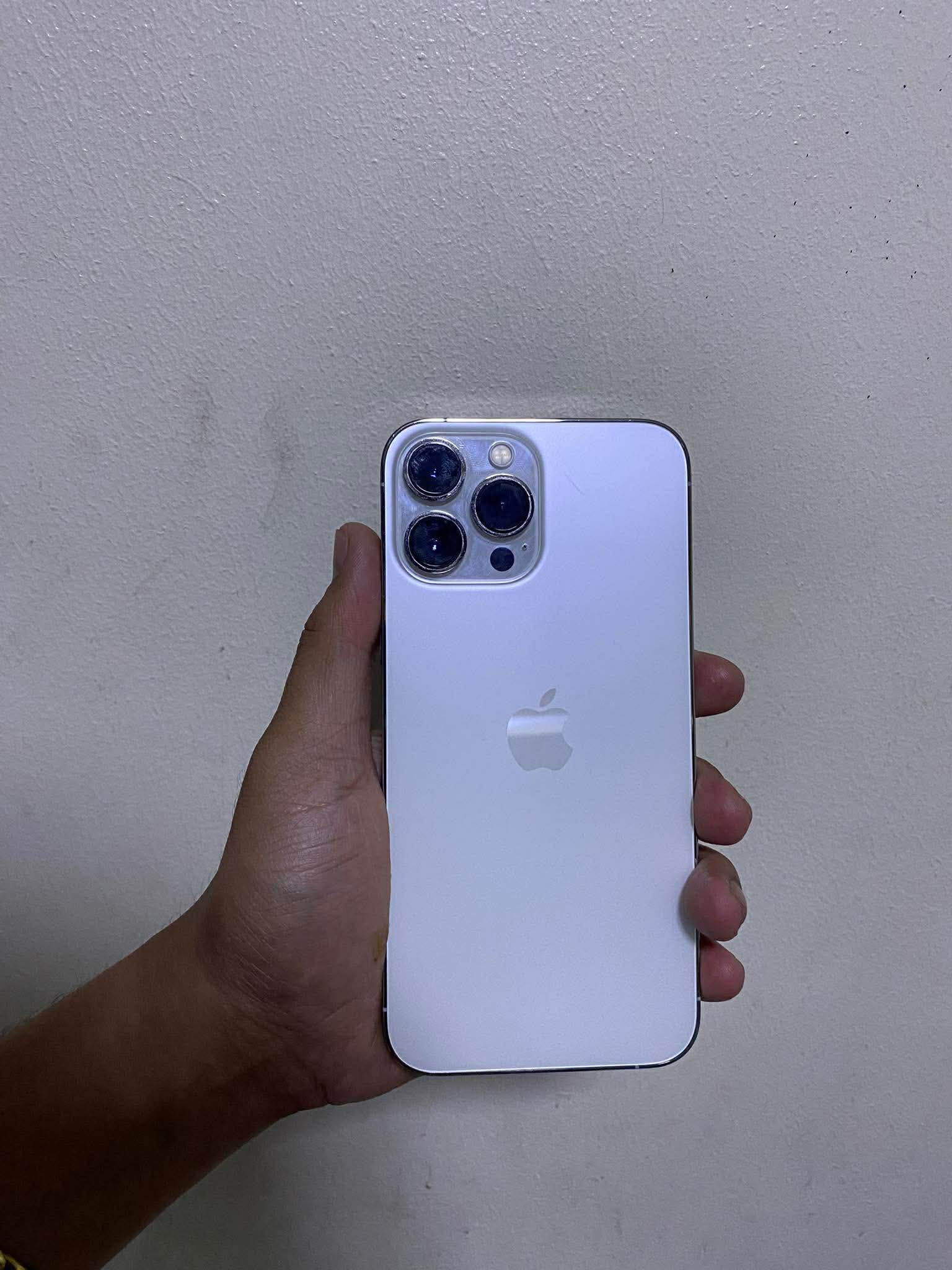 Silver iPhone 13 Pro Max 256GB NO SIM RESTRICTIONS