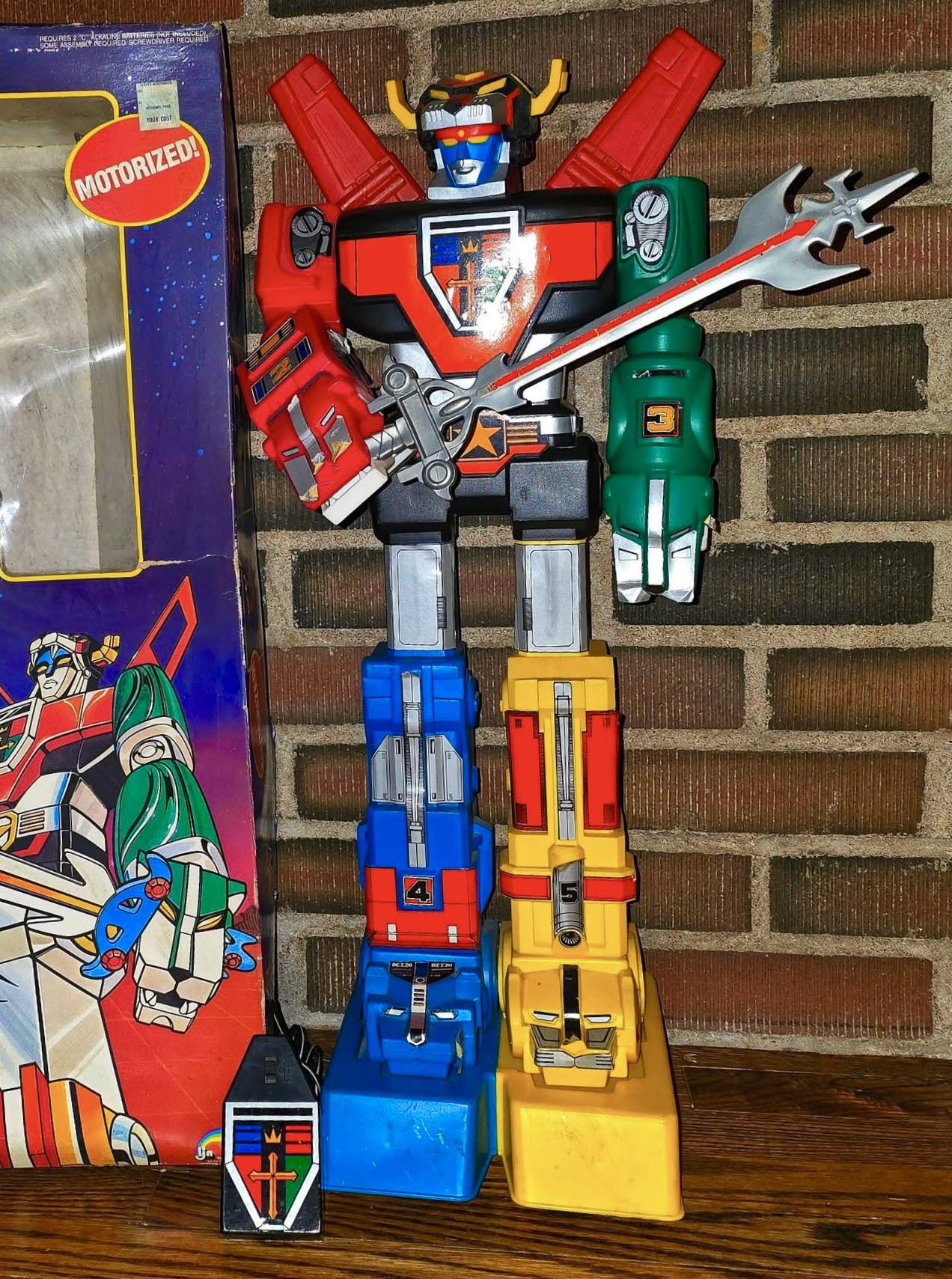 1984 Jumbo Ljn Voltron with repo decals and accessories