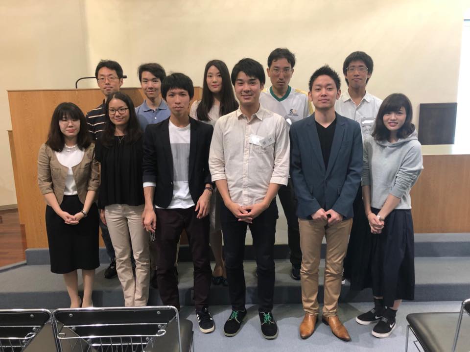 こんばんは 今日はとある目的のために青年会の集合写真を撮りました 日本キリスト改革派東京恩寵教会青年会 Facebook