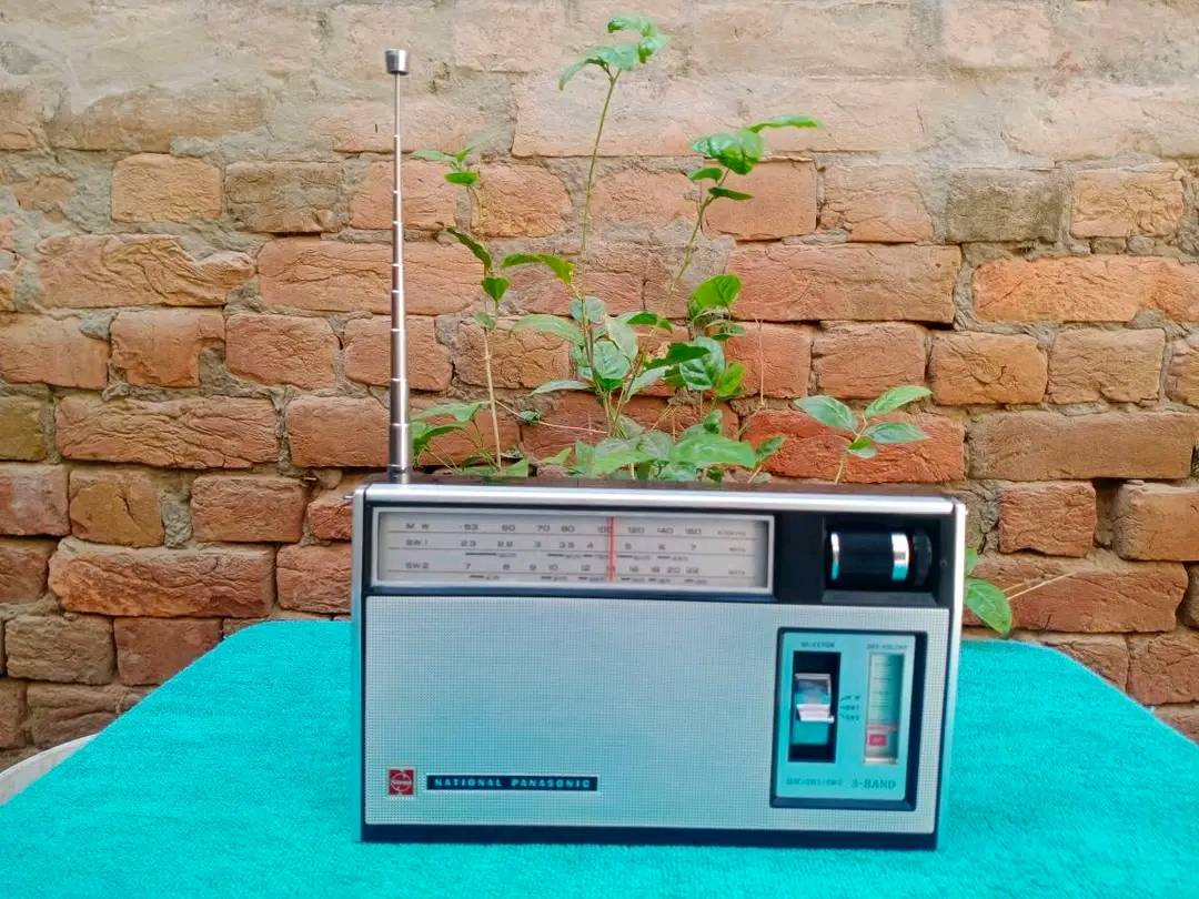 Vintage national panasonic r 312 radio