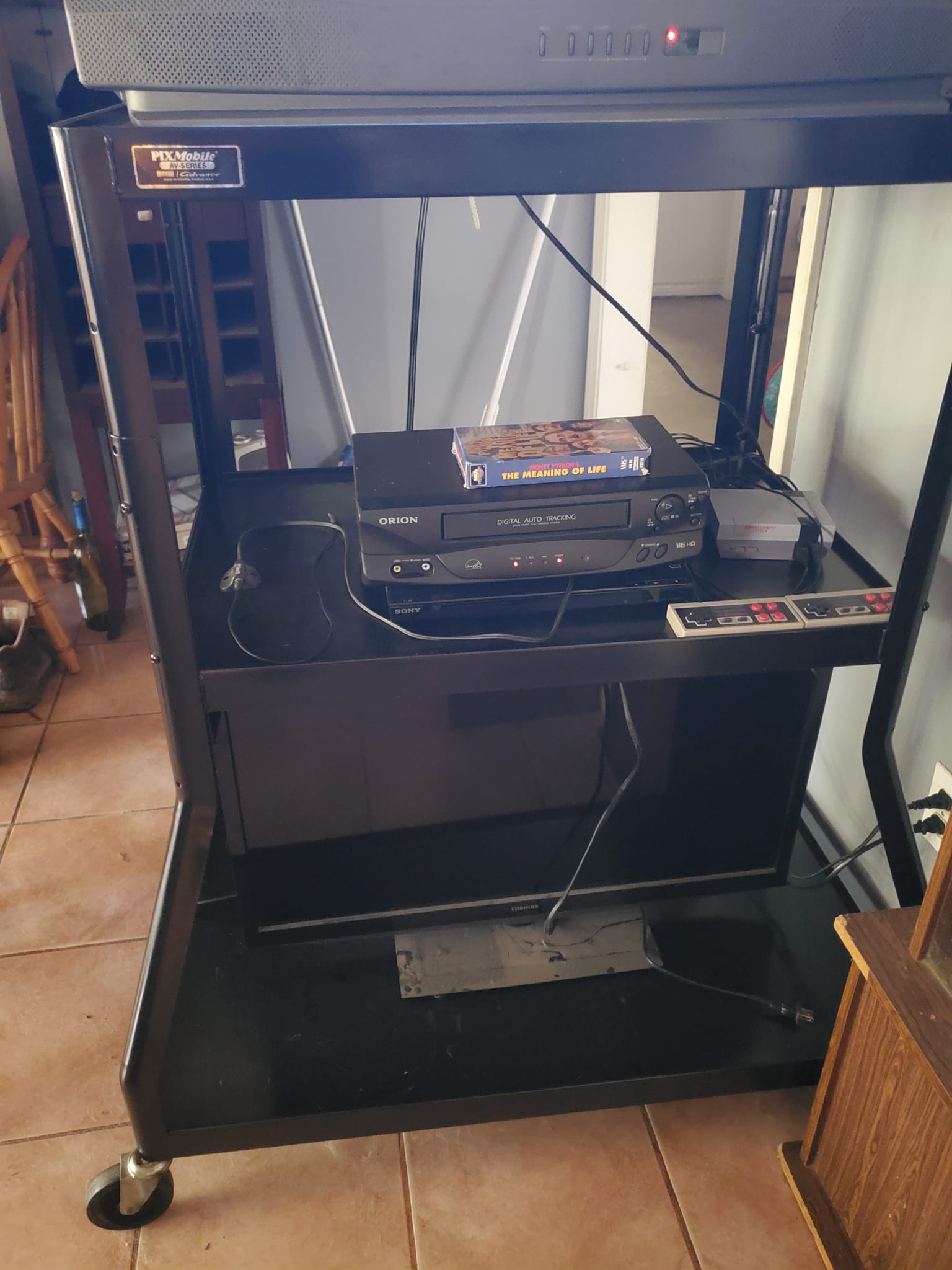 It's the 90s again! Love my TV setup, like in school.
