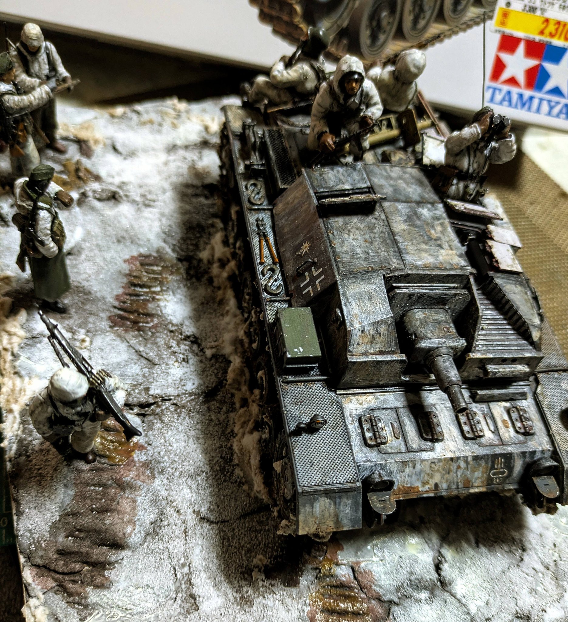 TAMIYA Ⅲ号突撃砲B型(1941年東部戦線キエフ)ほぼ完成。 ※ハンドブラシ