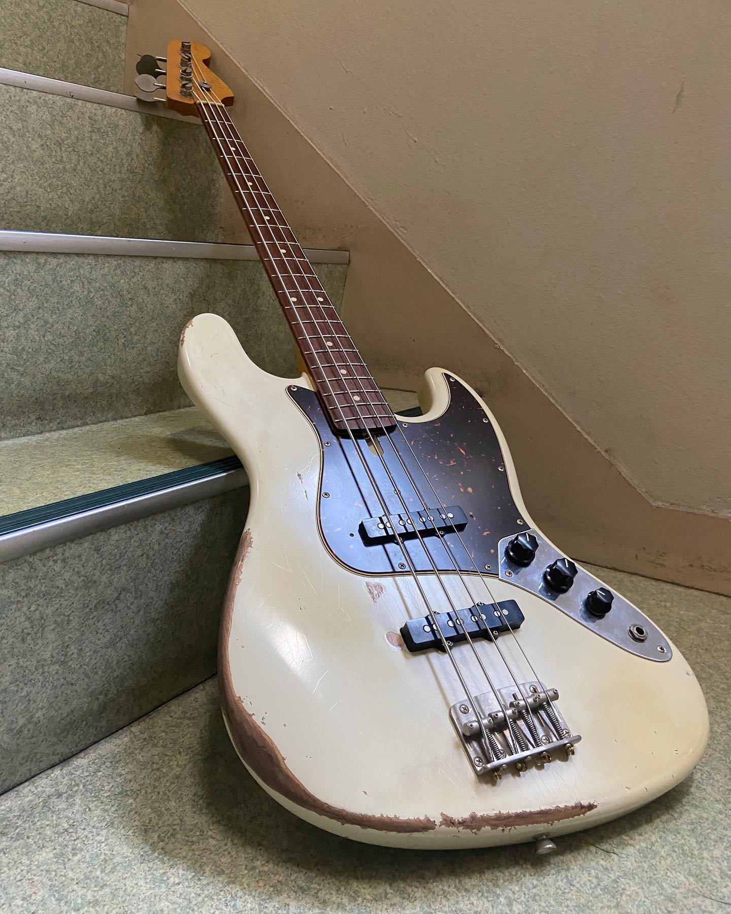 momoseのレリックJB? みなさんはどっちが好きですか？ コメントで教え 