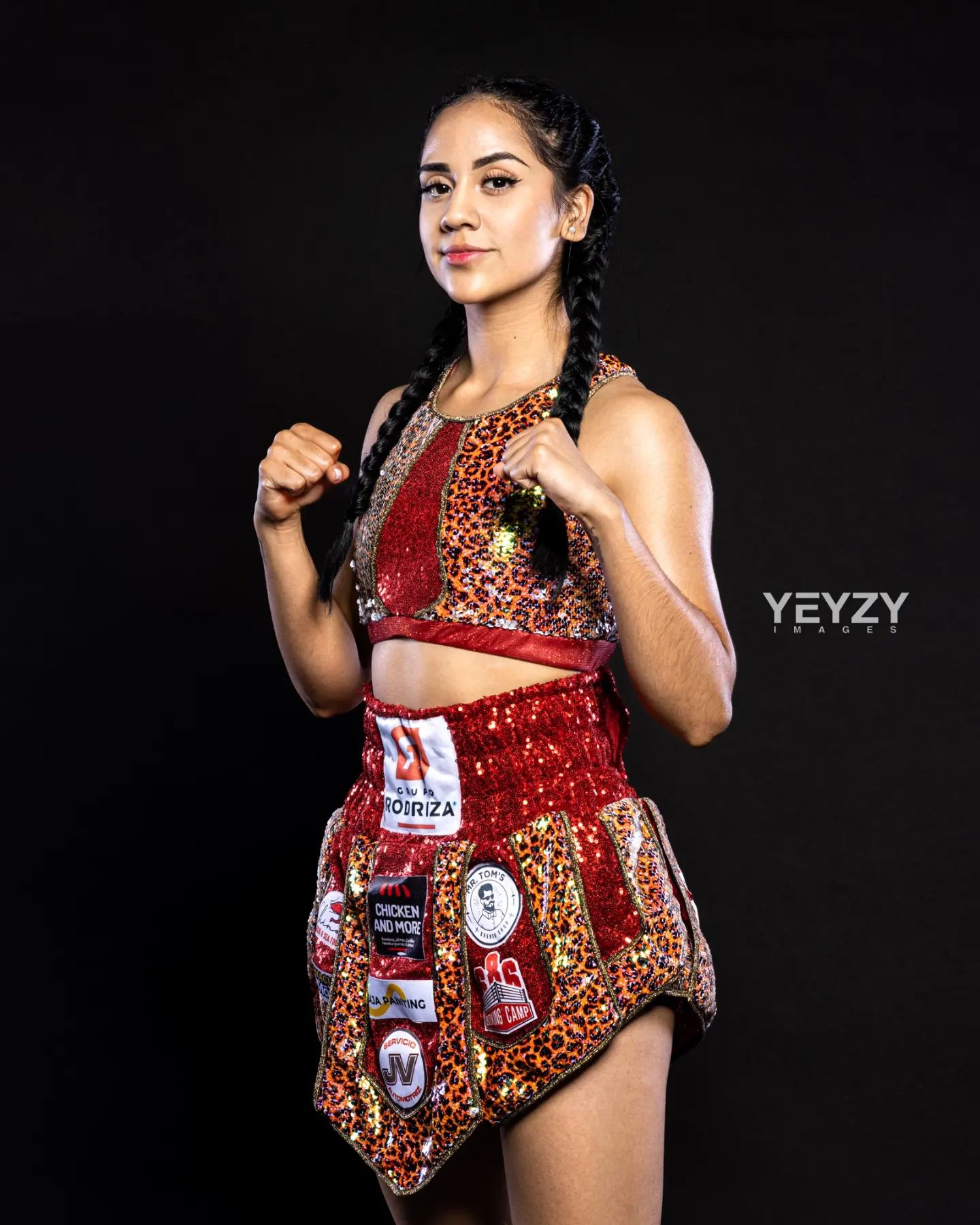 YEYZY Images - 🥊 It's Fight 🛎 Day 🇲🇽 Todo comienza en... | Facebook