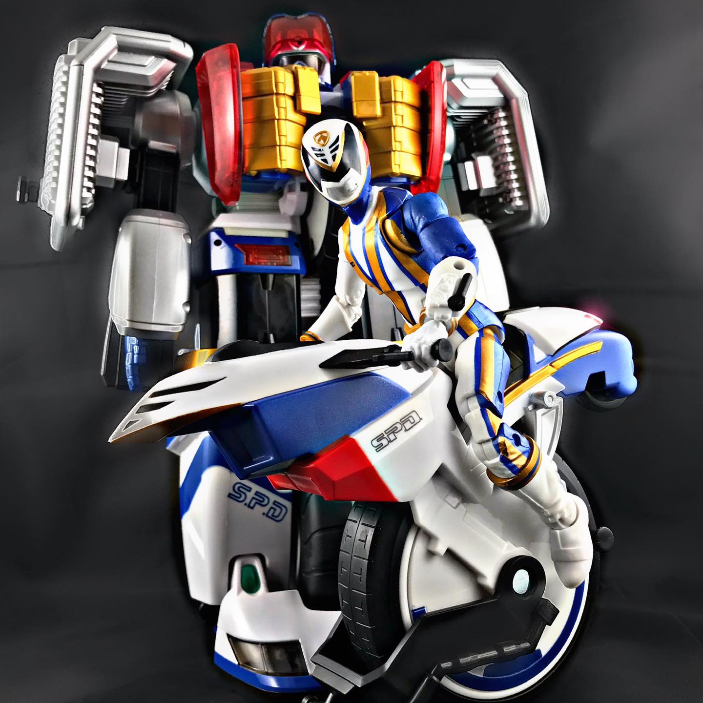 Finally got the Omega Ranger to complete the SPD team. Will try to 